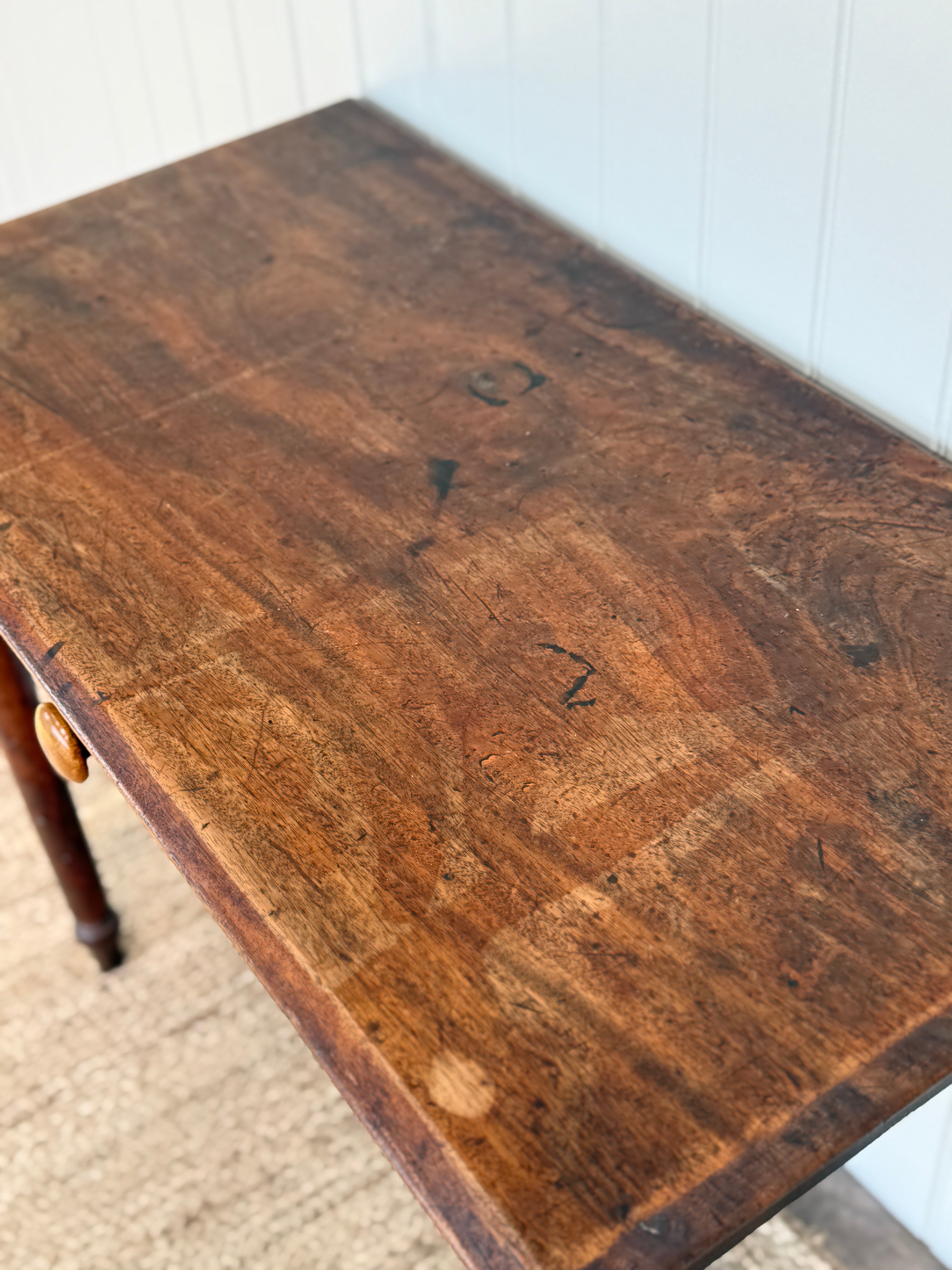 Antique Mahogany Single-Drawer Side Table, 19th Century
A good, honest Victorian