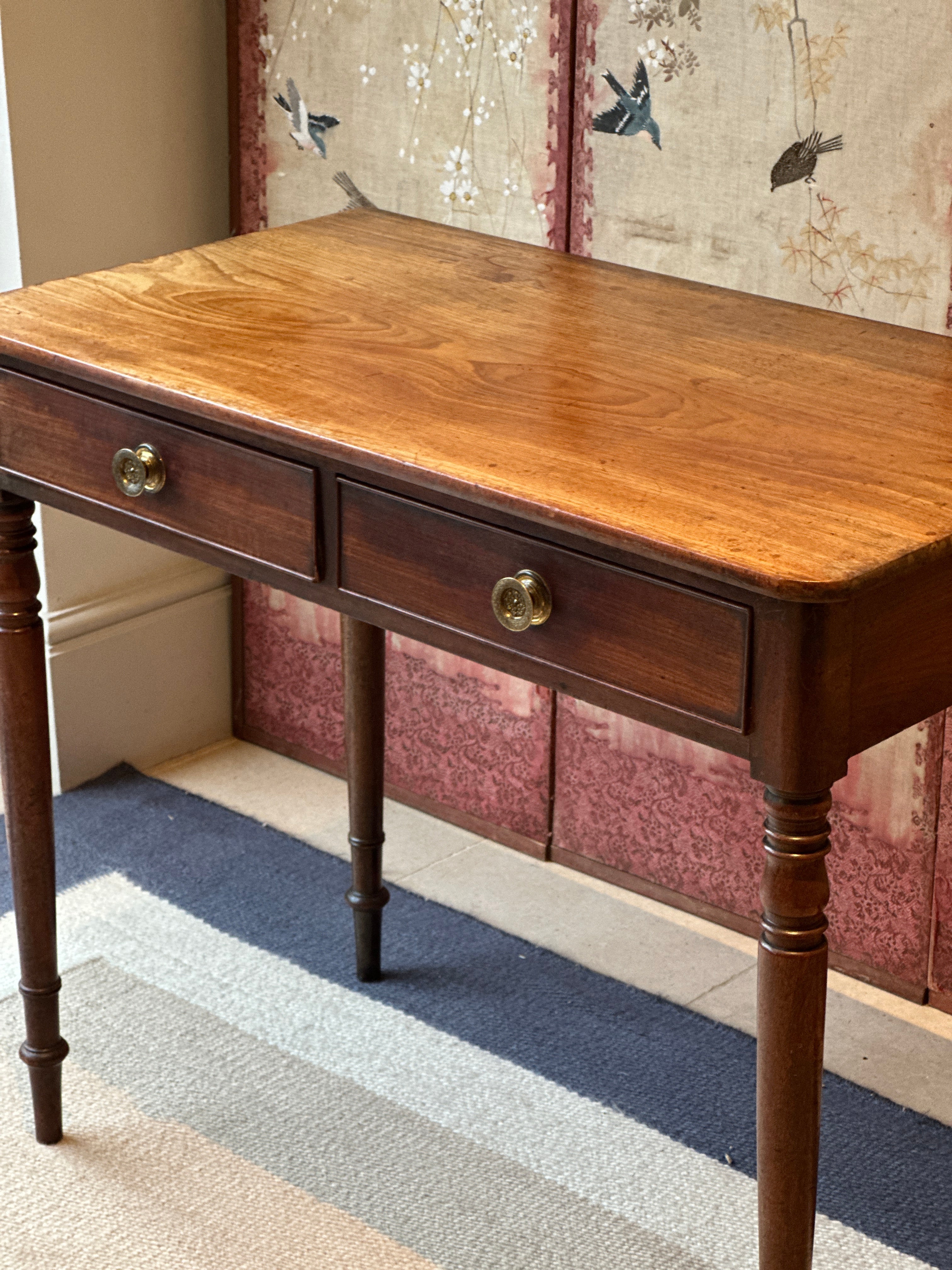 Fine Regency Side Table with lovely legs