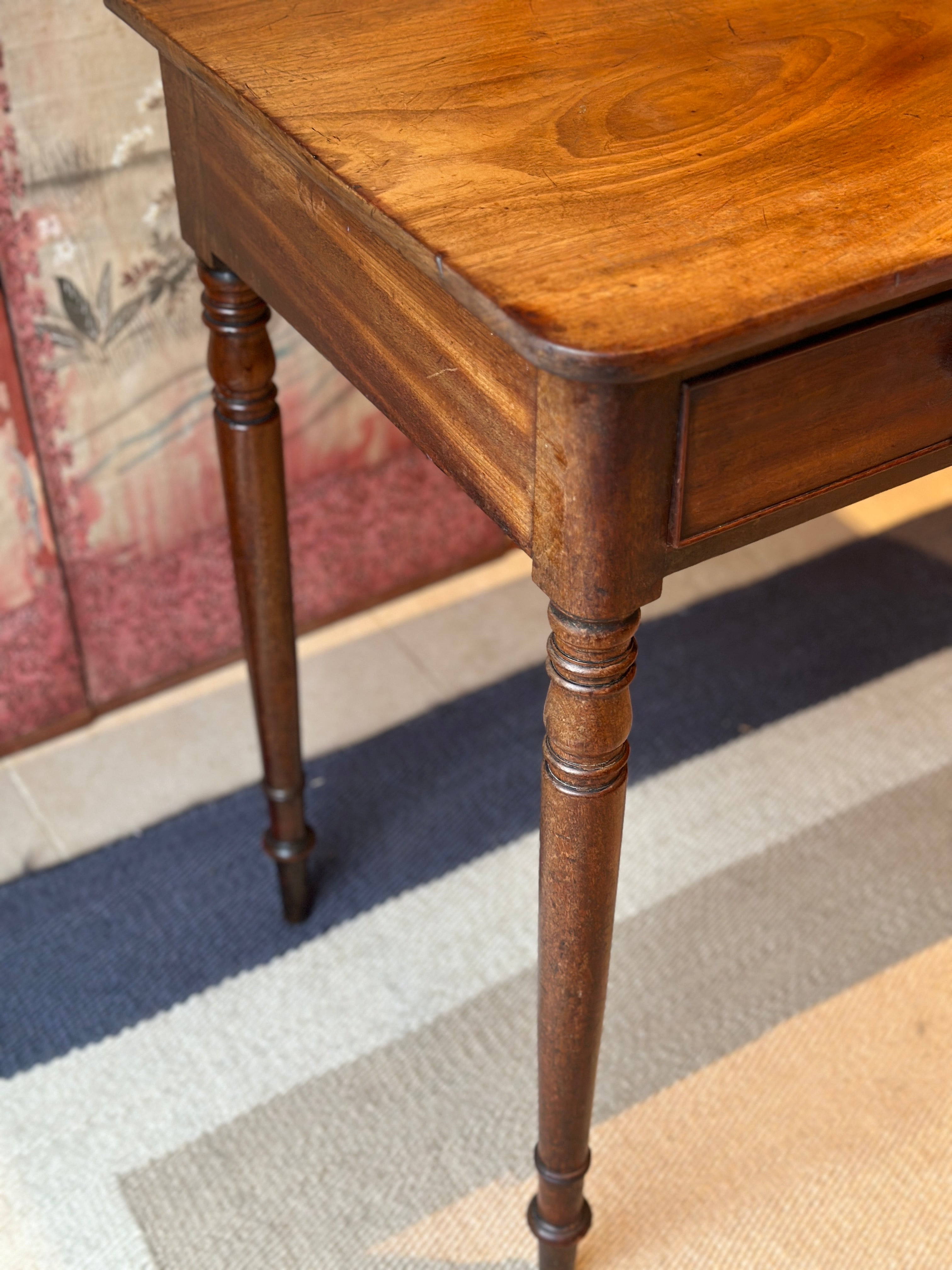 Fine Regency Side Table with lovely legs