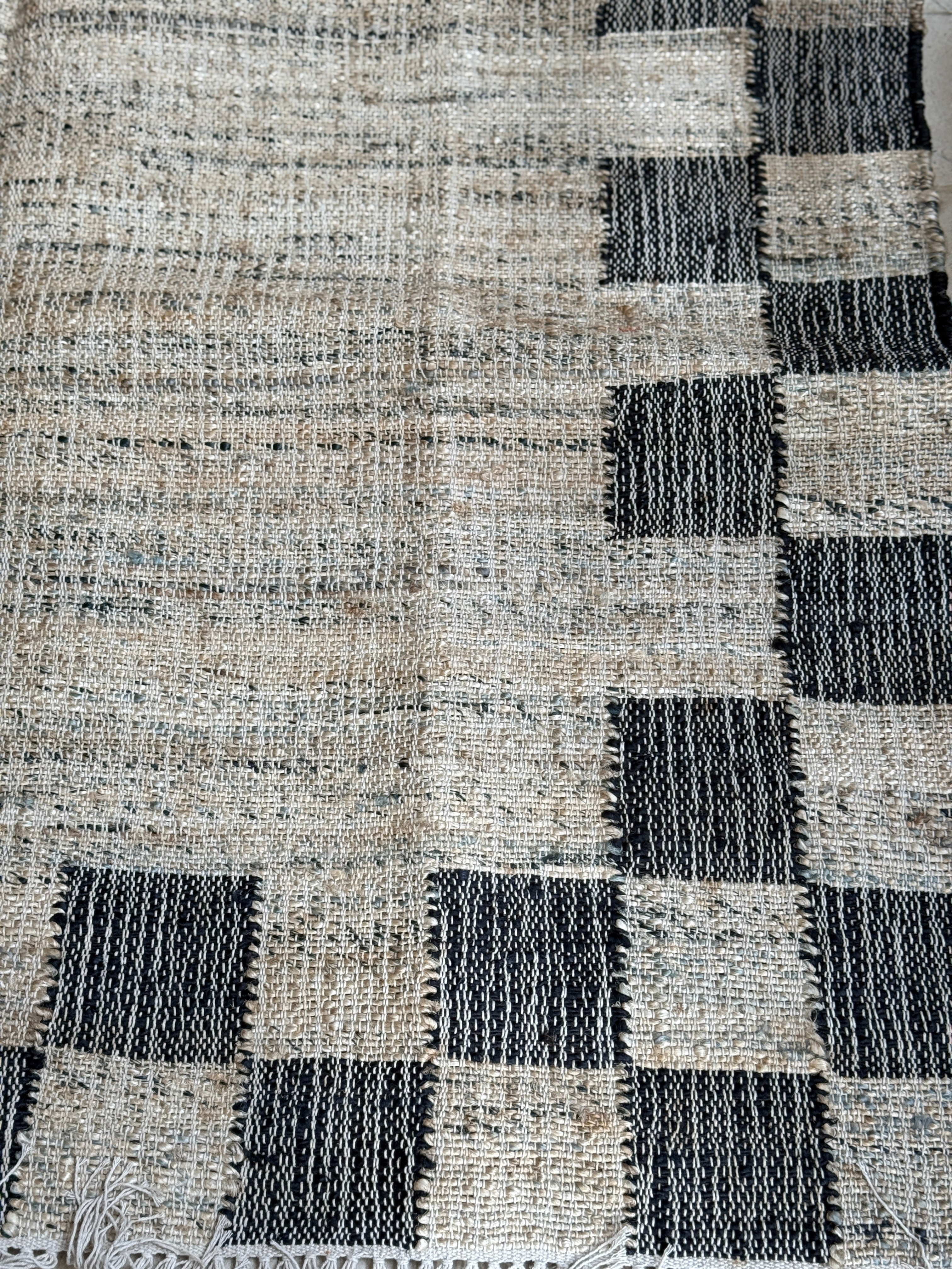 Modern Wool and Jute Rug - Dark Navy Checkerboard edge
