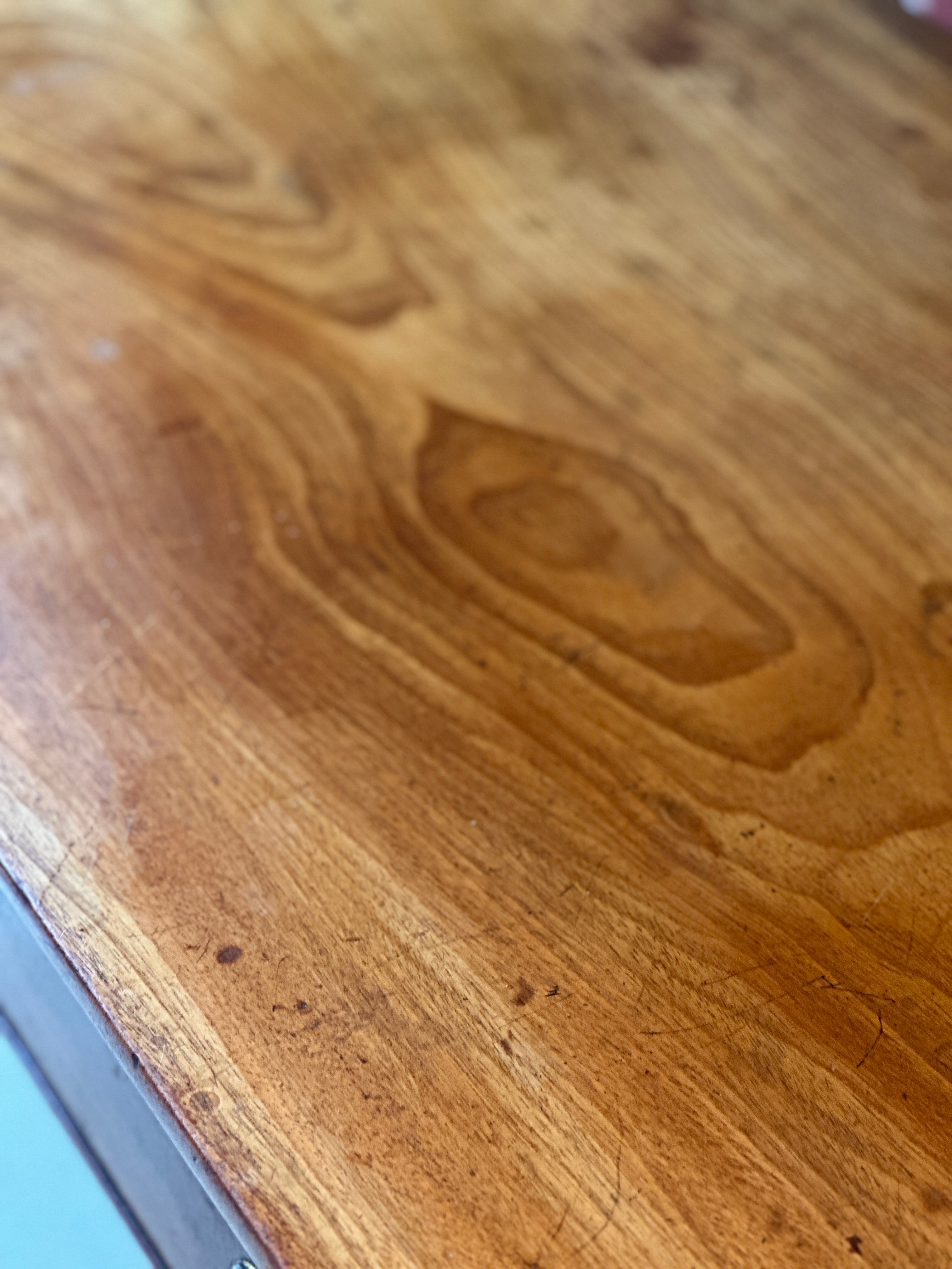 Fine Regency Side Table with lovely legs