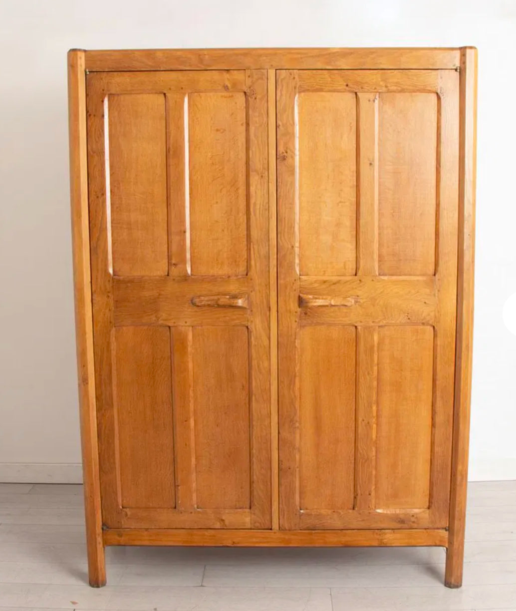 Oak 'Lygon' Wardrobe by Gordon Russell, made in Broadway, Worcestershire, England in 1925