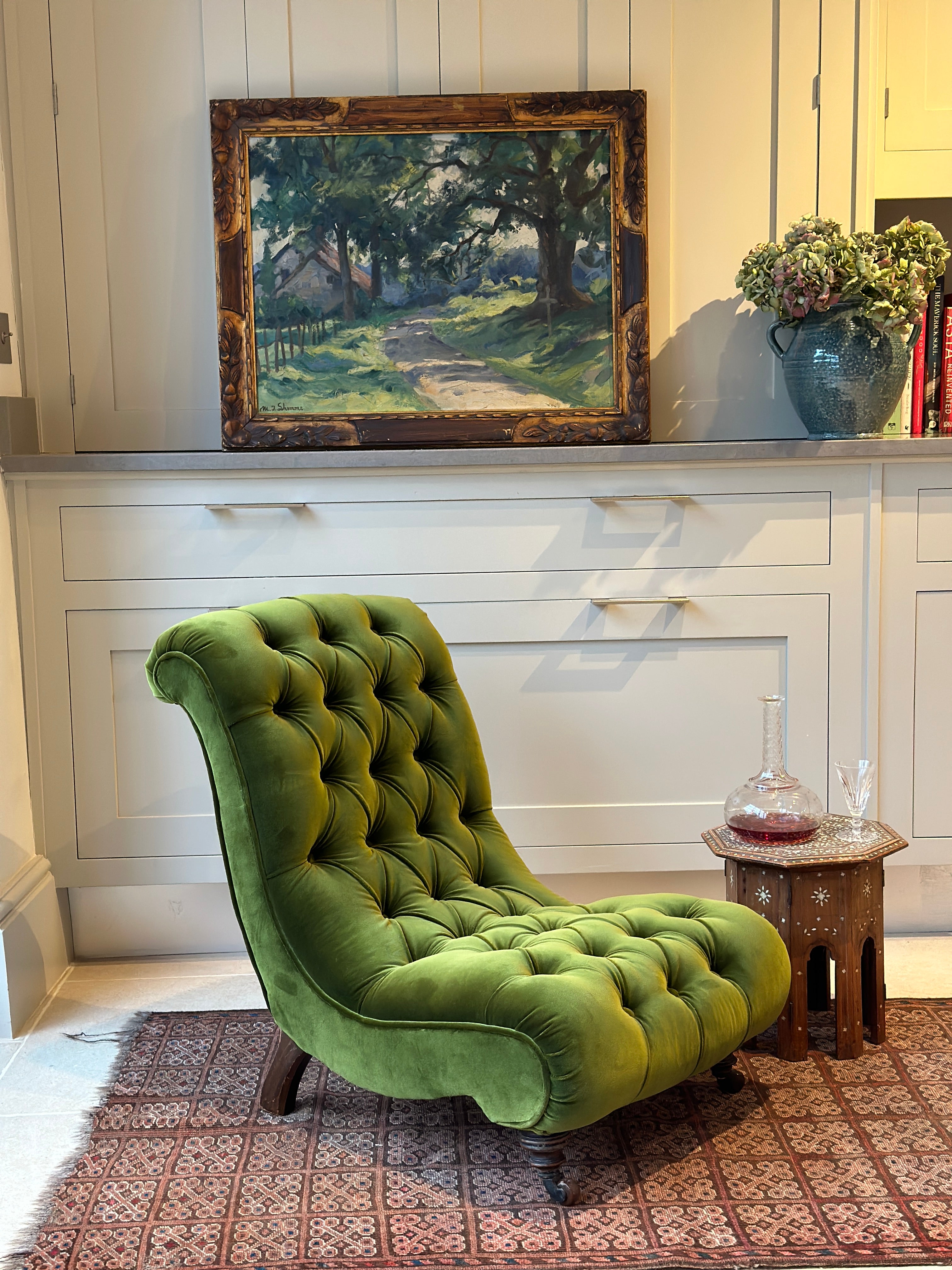 English Button Back Slipper Chair