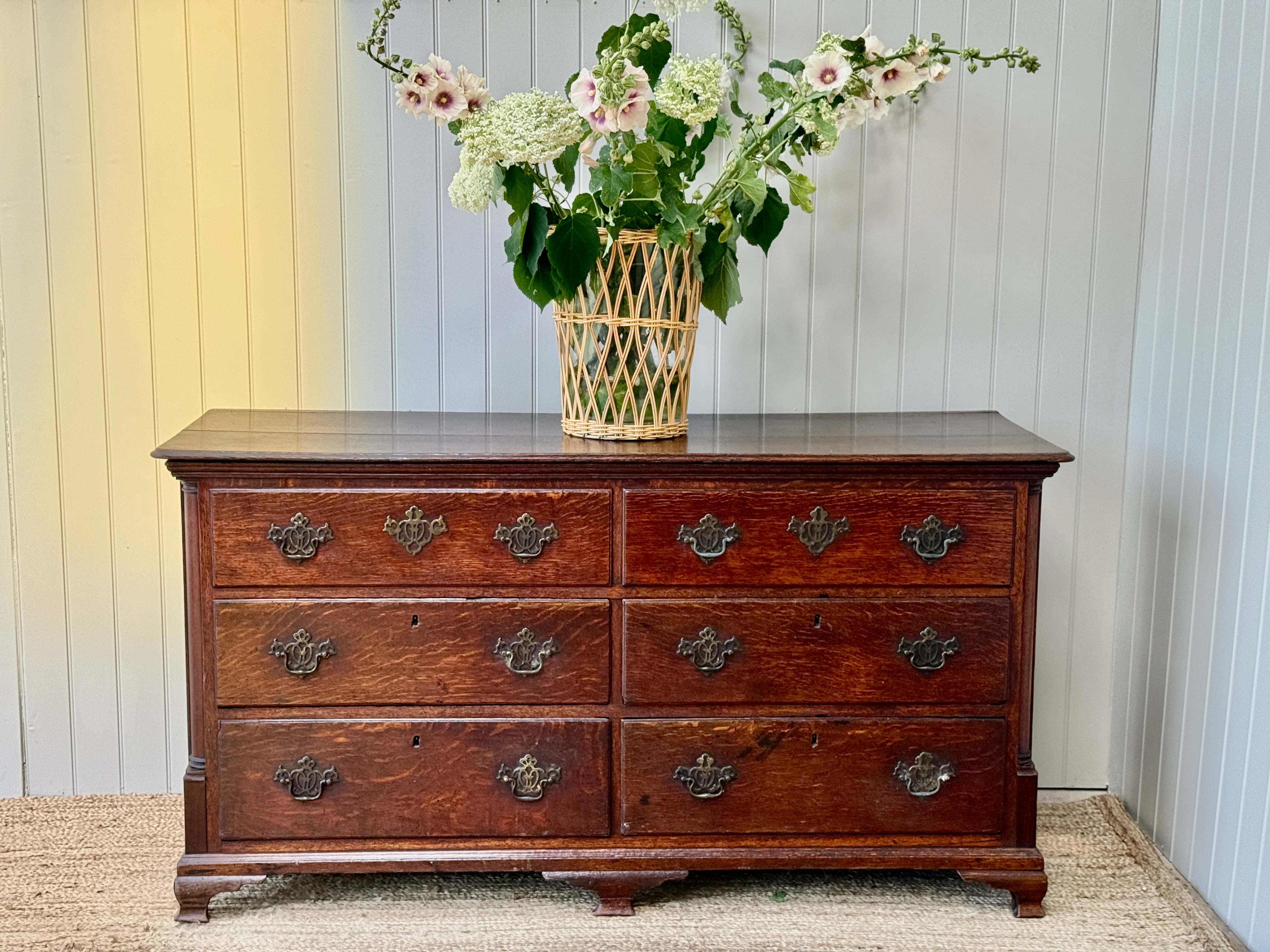 Georgian Oak Mule Chest of Drawers, 18th Century
