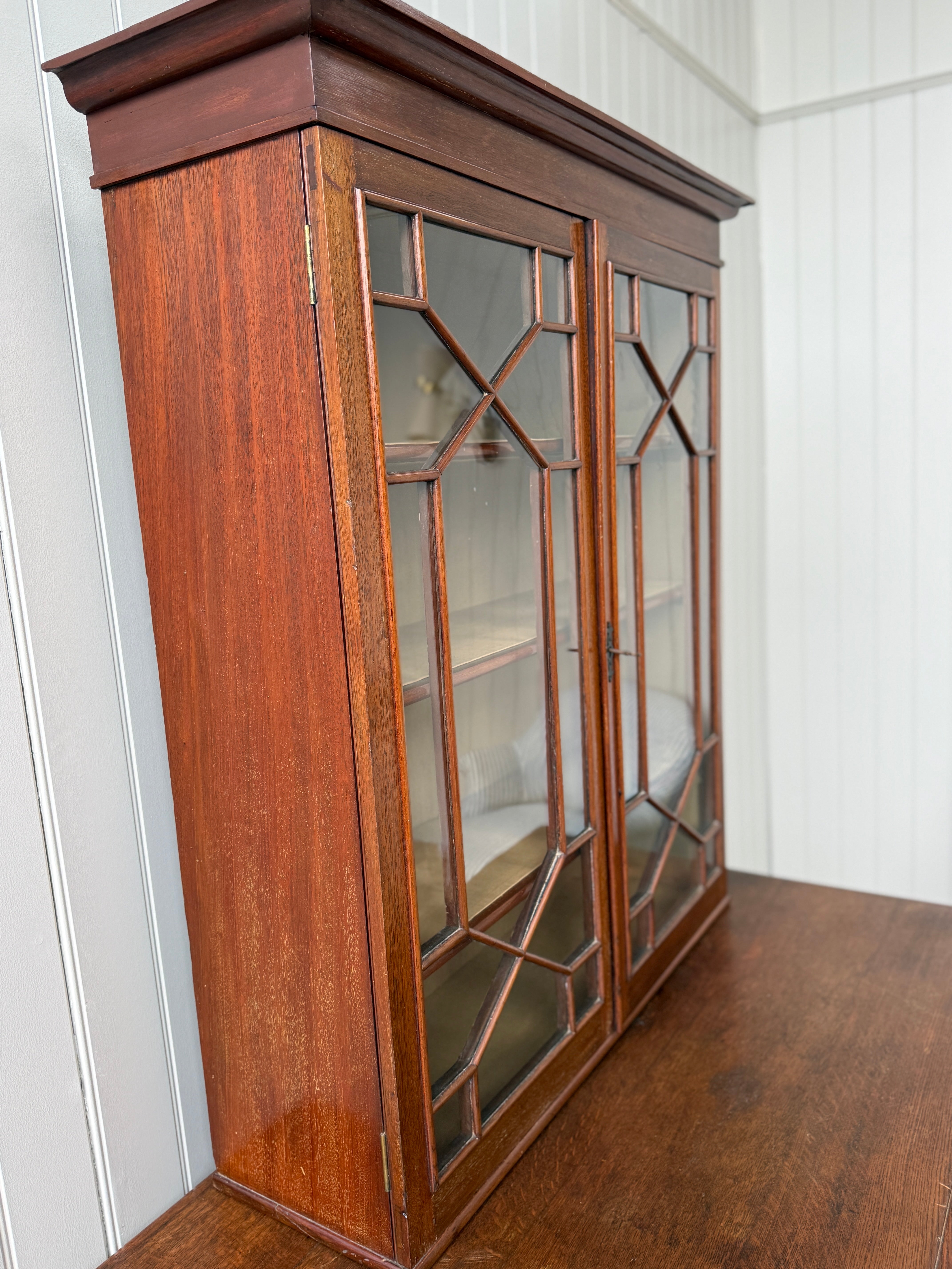 Astral Glazed Oak Wall Cabinet