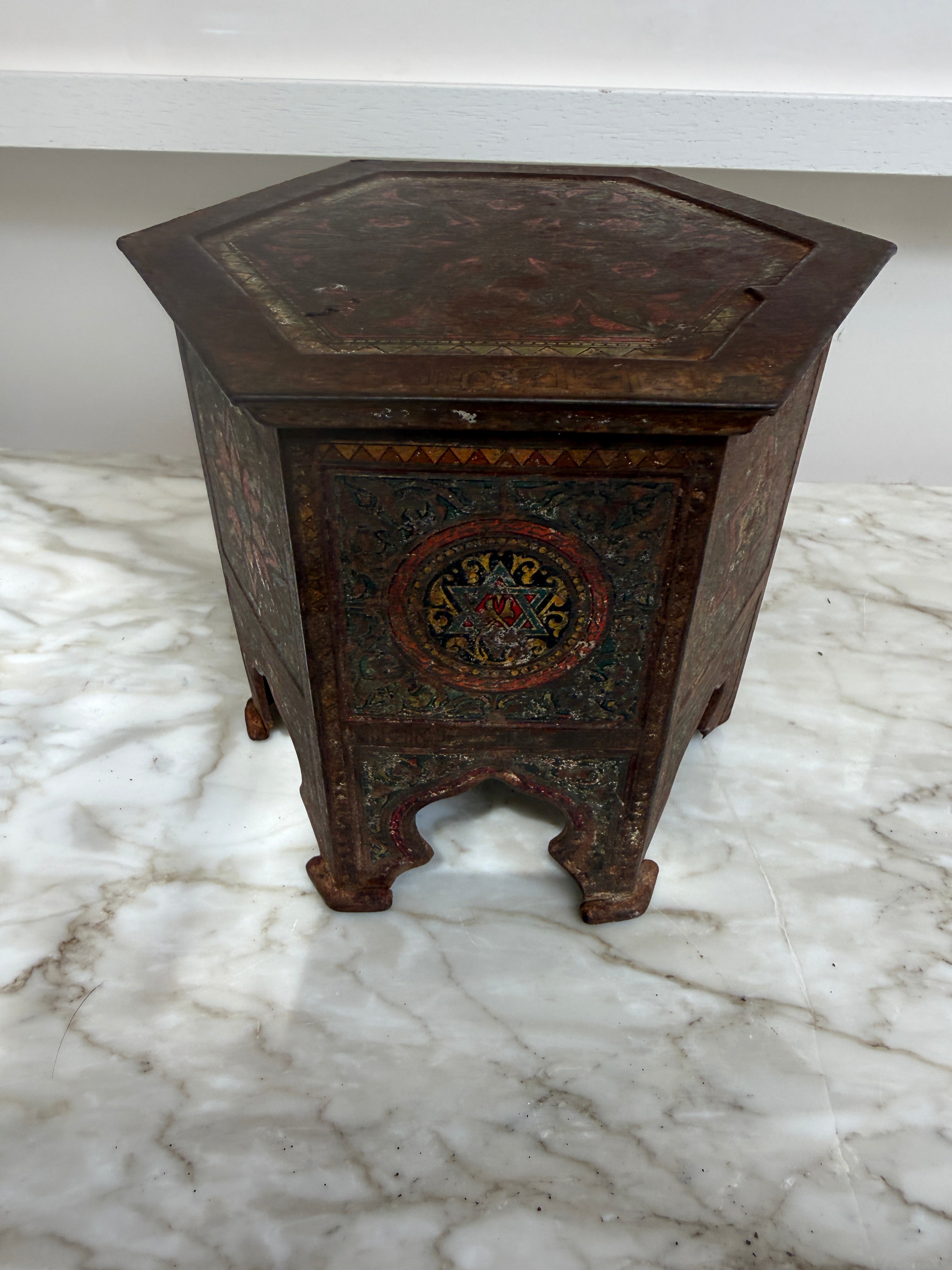 Huntley & Palmers ‘Syrian’ Novelty Biscuit Tin, circa 1903