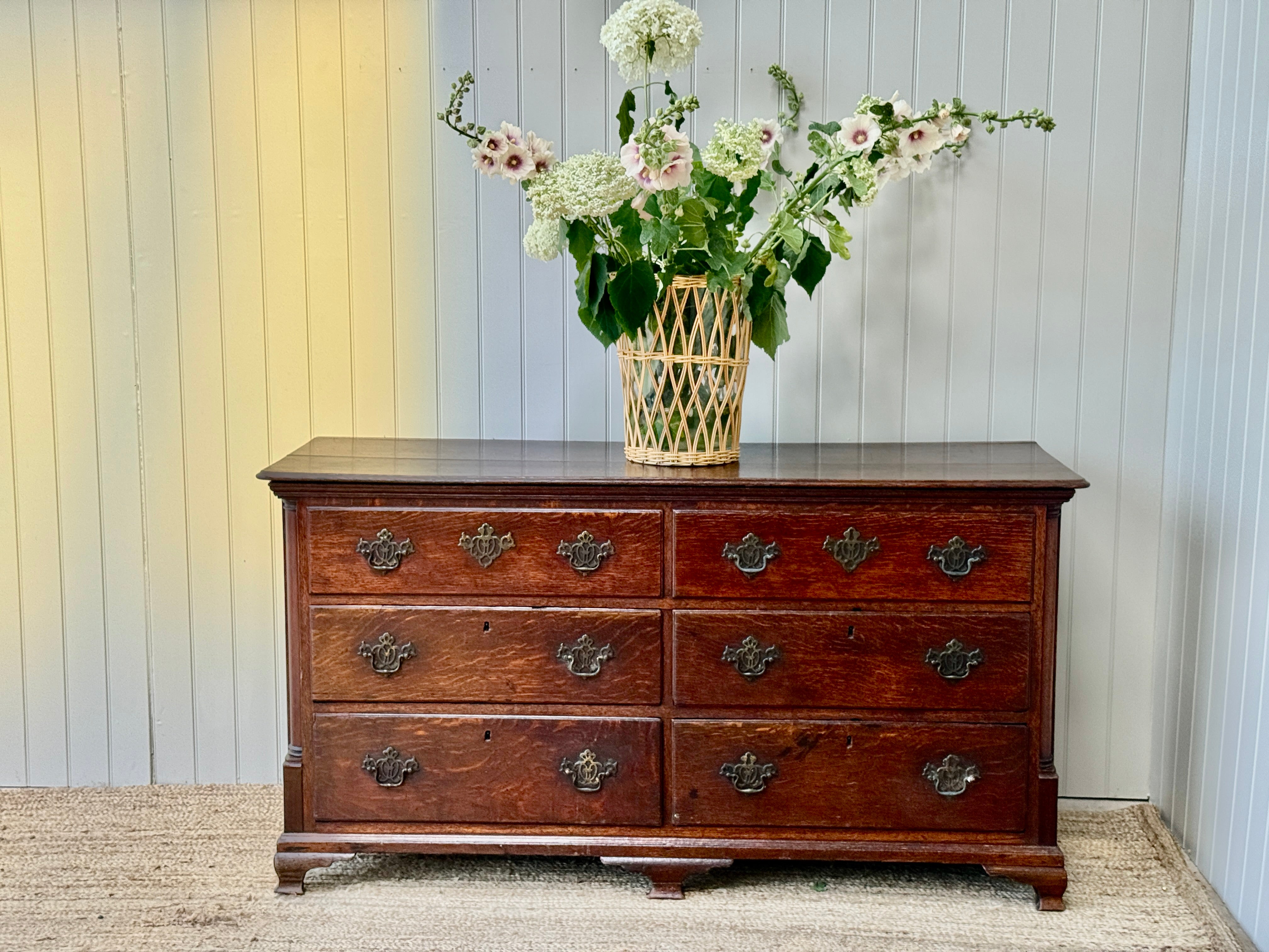 Georgian Oak Mule Chest of Drawers, 18th Century
