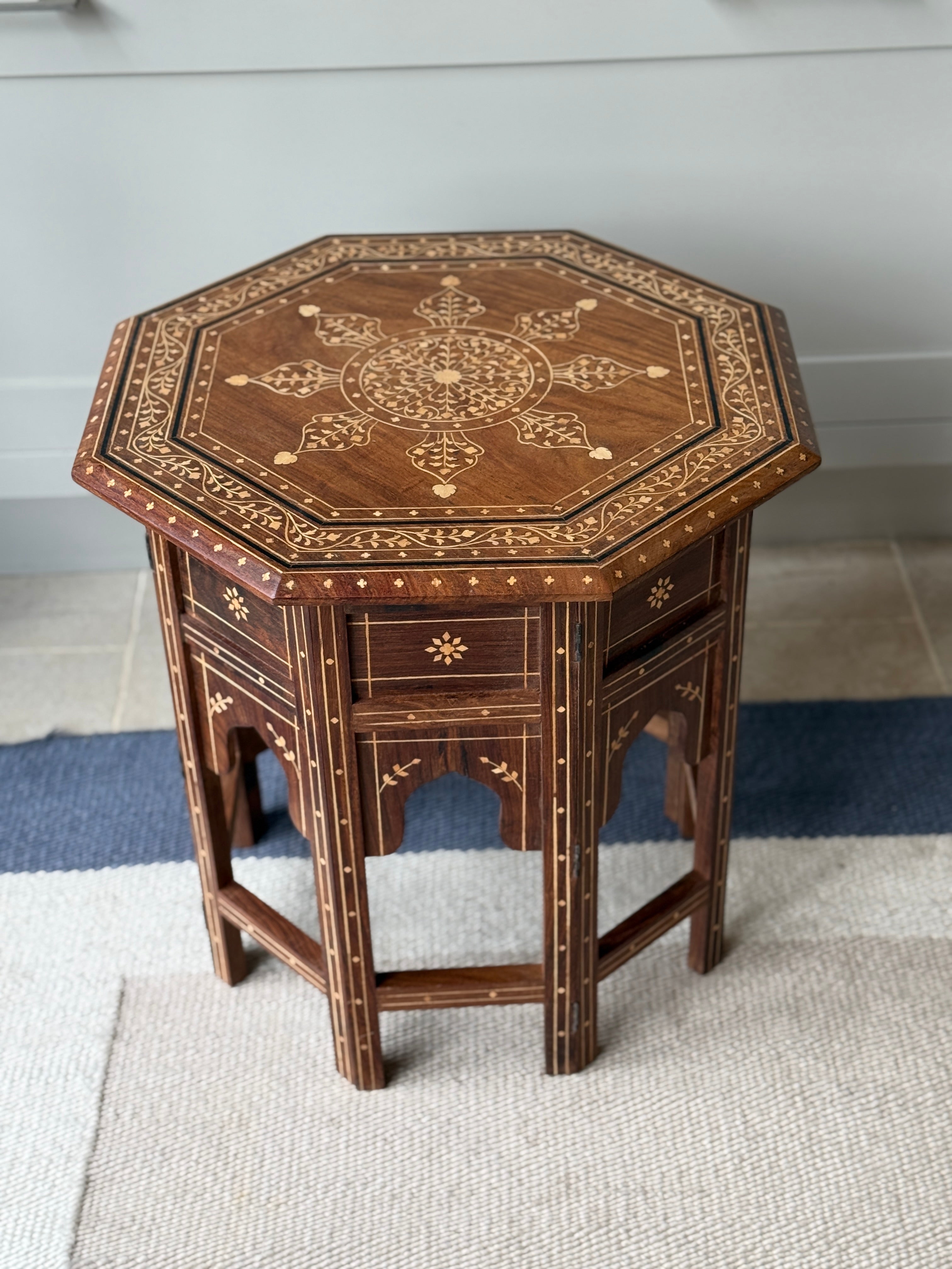 Modern Hoshiarpur Octagonal Table