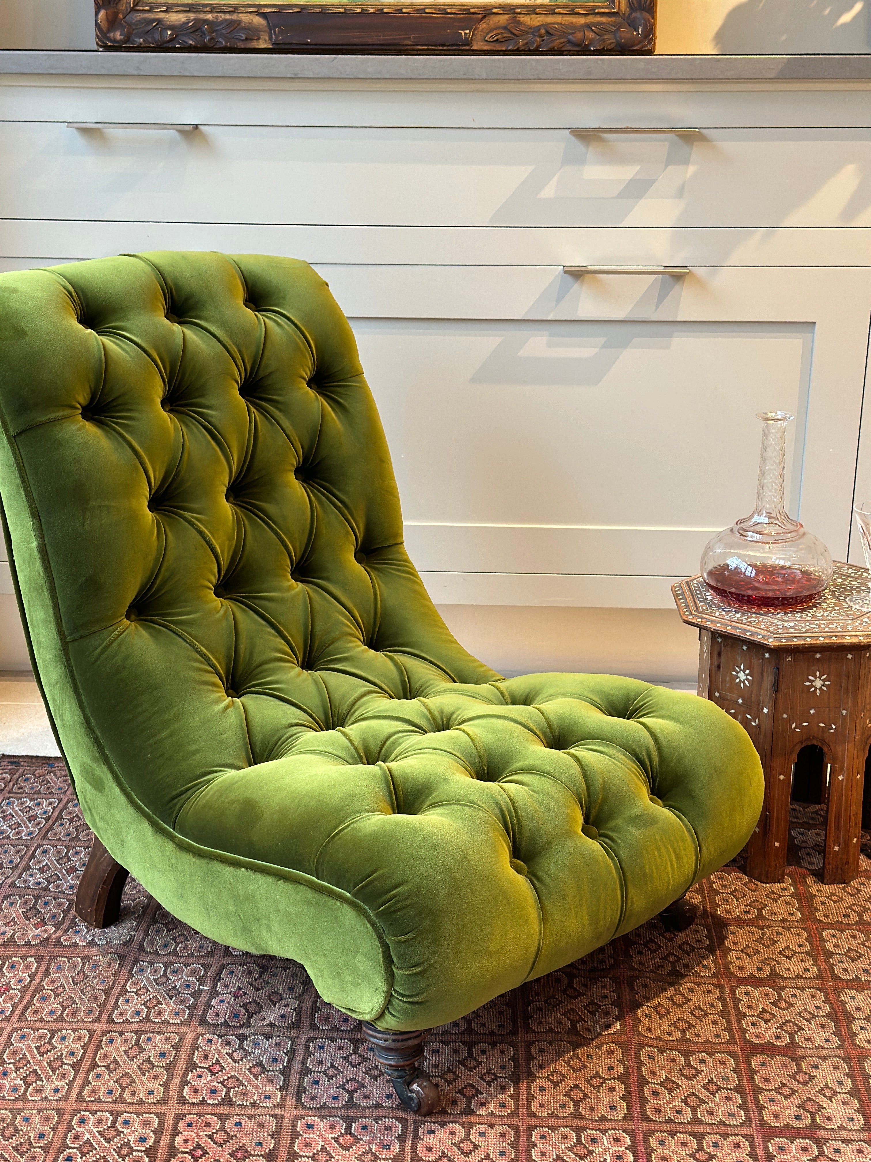 English Button Back Slipper Chair