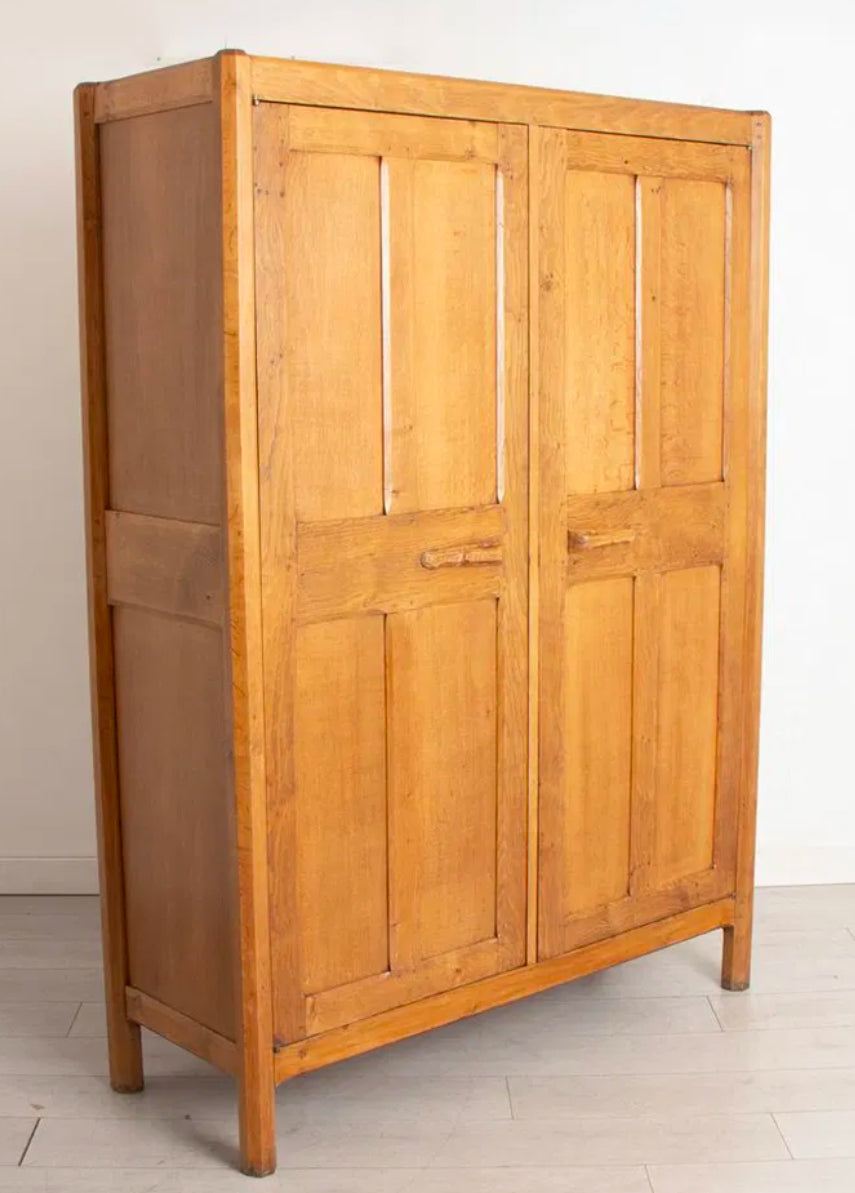 Oak 'Lygon' Wardrobe by Gordon Russell, made in Broadway, Worcestershire, England in 1925