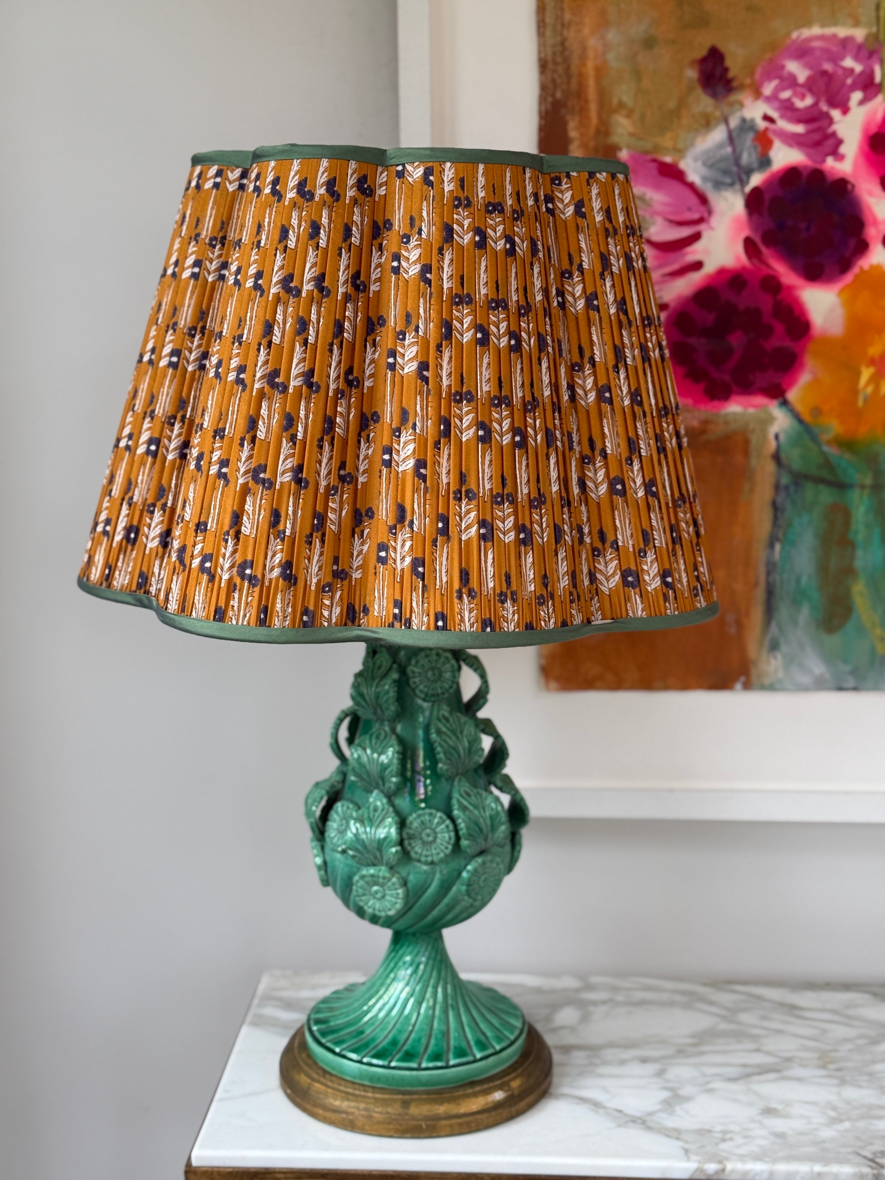 Green Manises Table Lamp on Wooden base