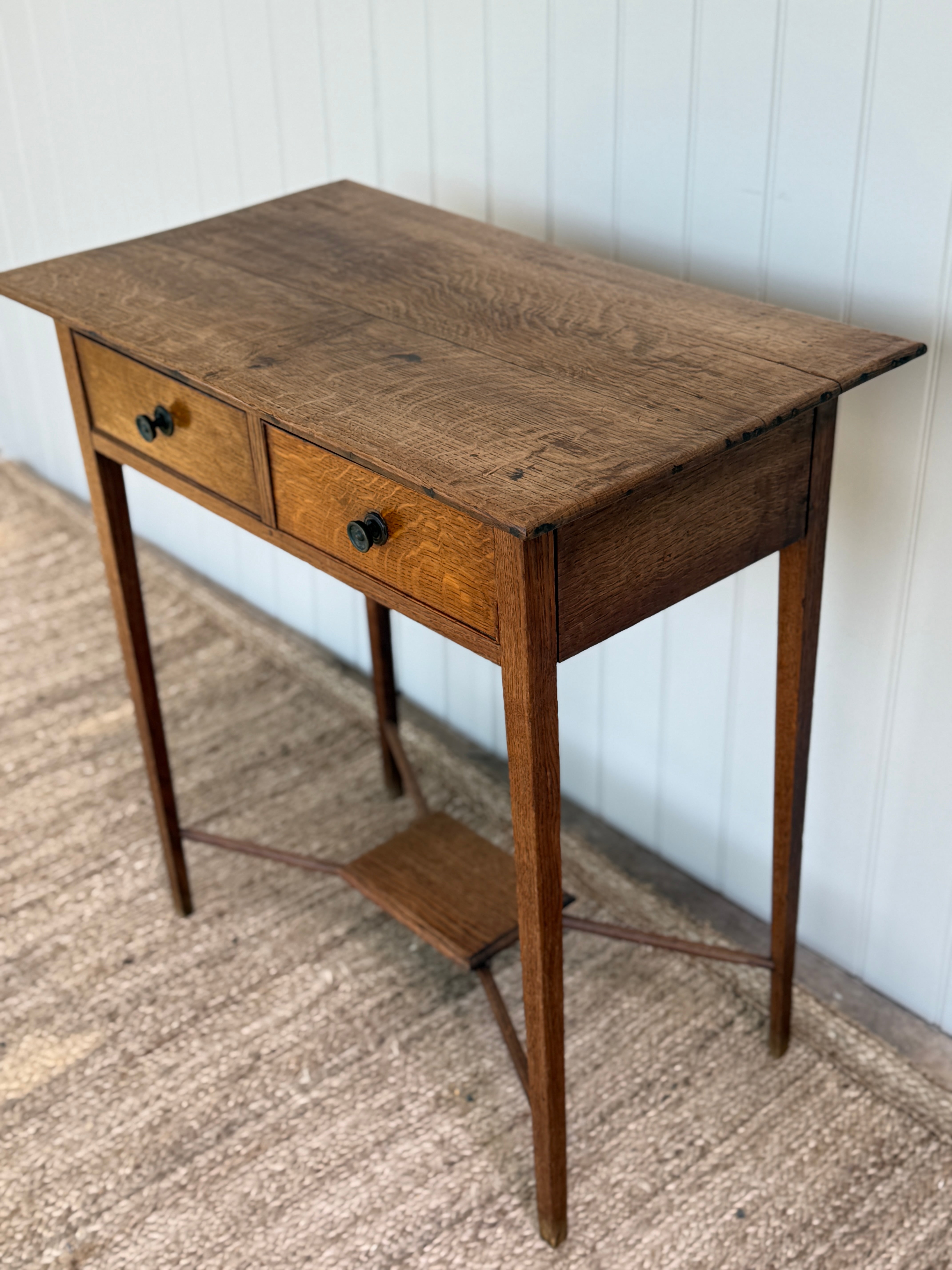 Antique Arts & Crafts Oak Two-Drawer Side Table, circa 1900