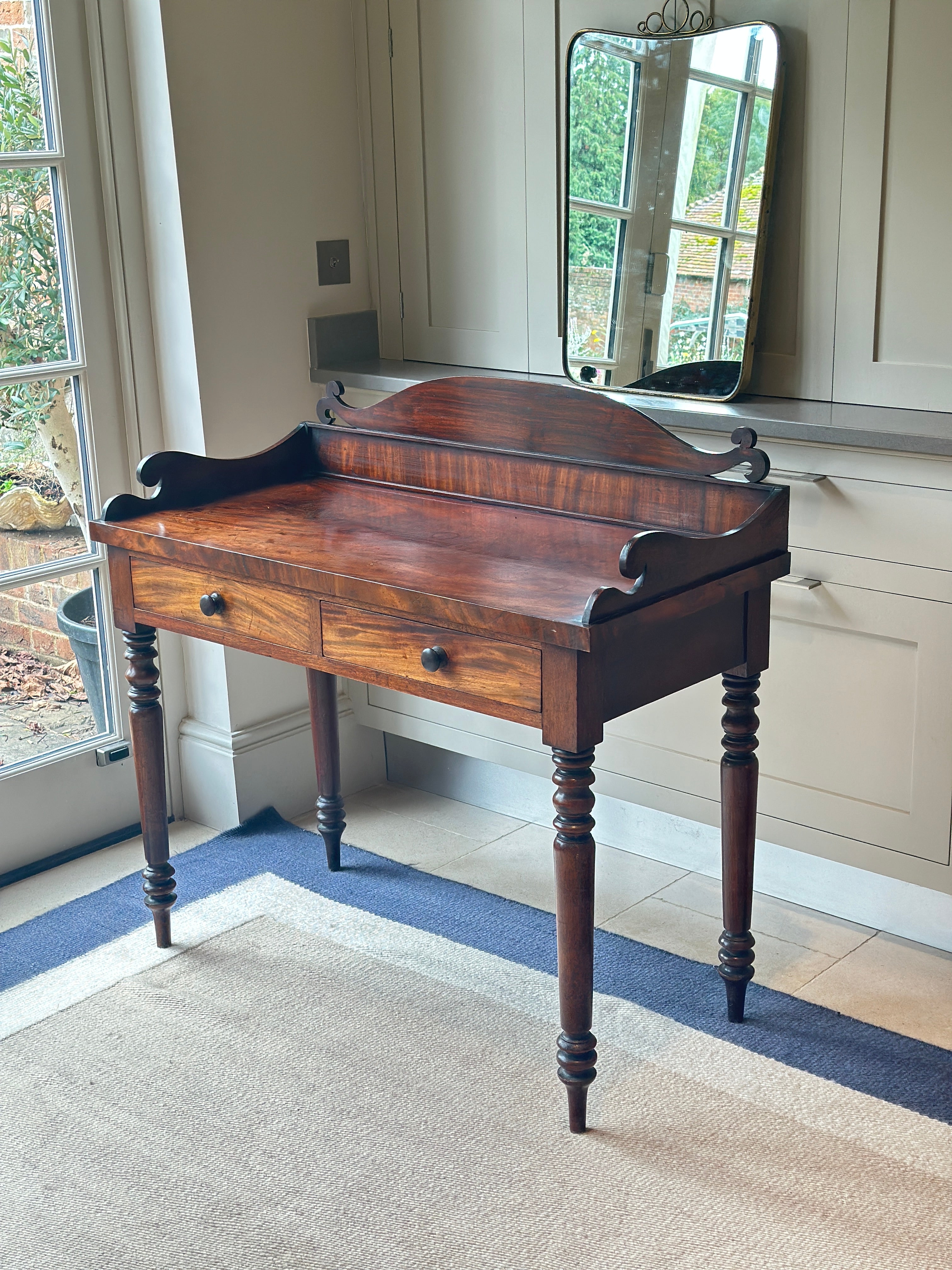 Elegant Regency Mahogany Washstand with lovely shaped gallery