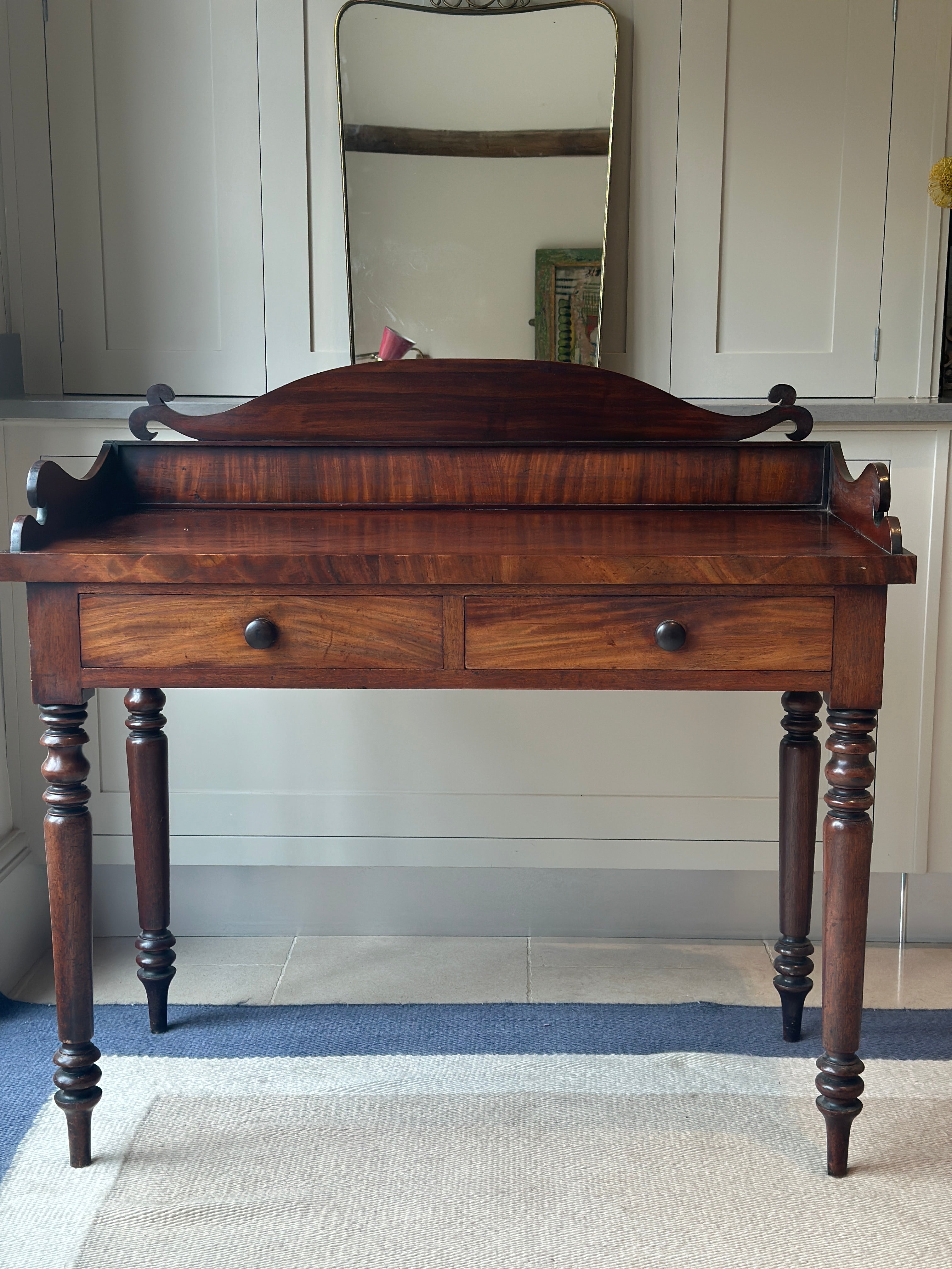 Elegant Regency Mahogany Washstand with lovely shaped gallery