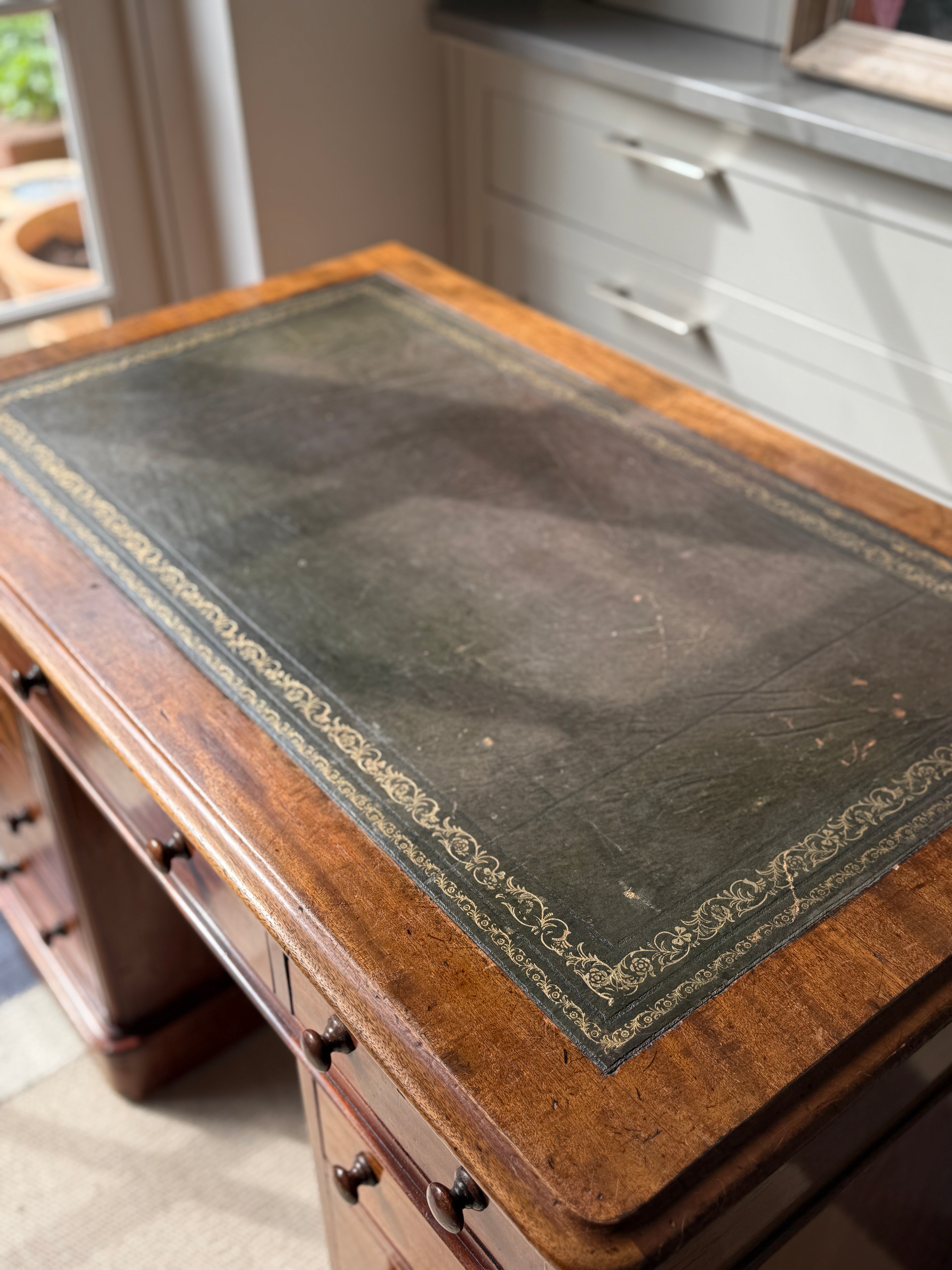 Mid 19th Century Mahogany Pedestal Desk