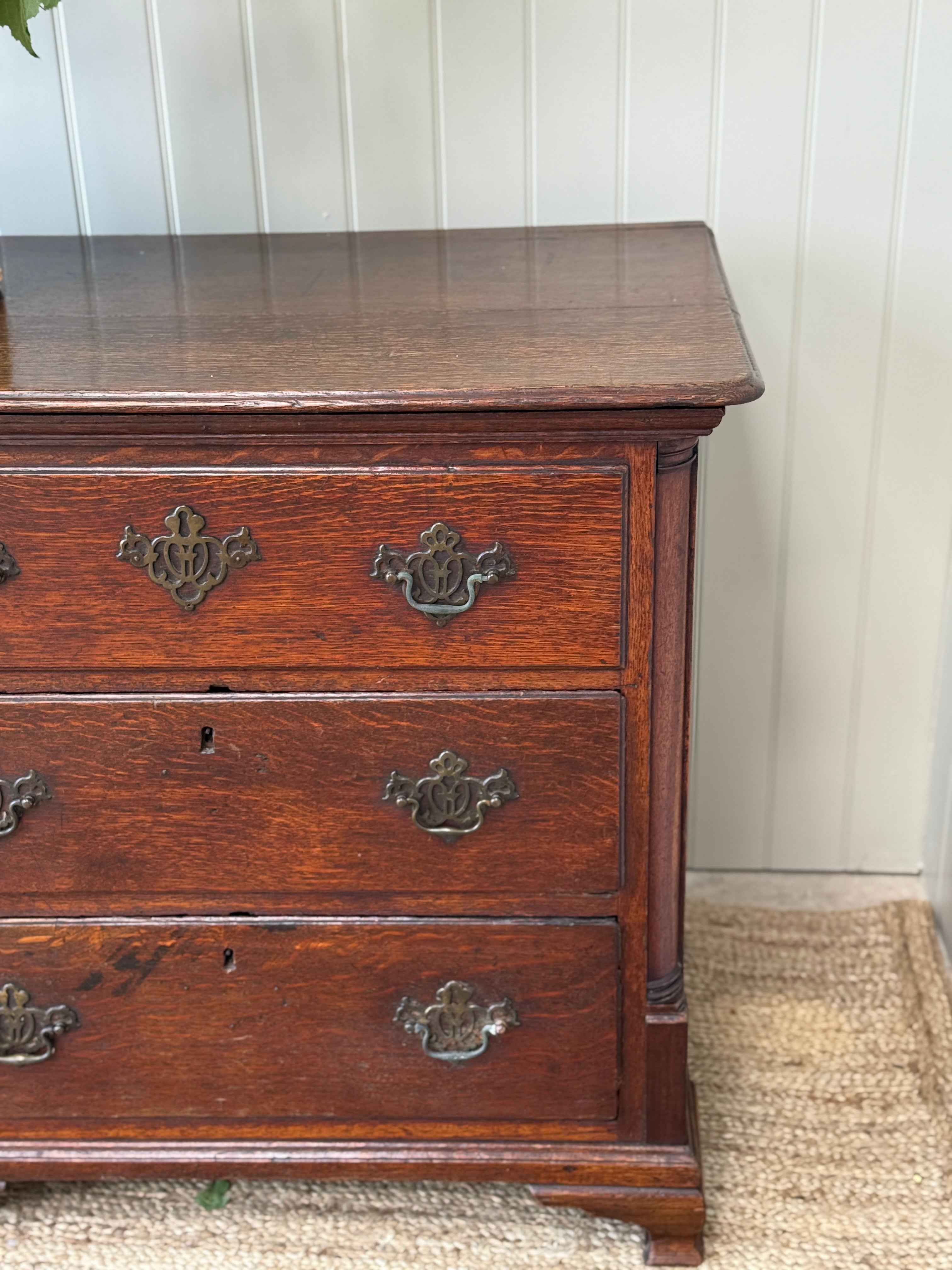 Georgian Oak Mule Chest of Drawers, 18th Century