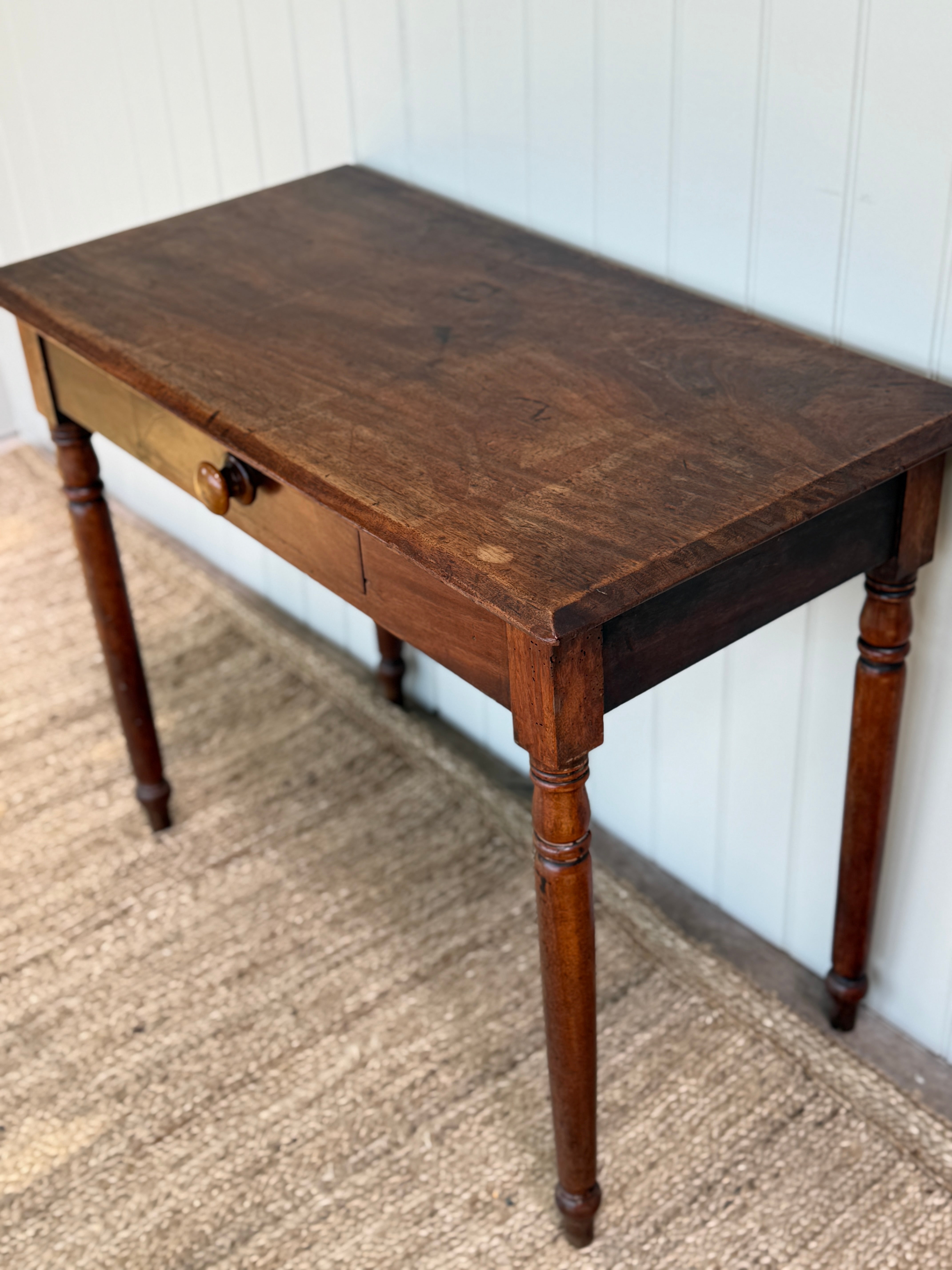 Antique Mahogany Single-Drawer Side Table, 19th Century
A good, honest Victorian