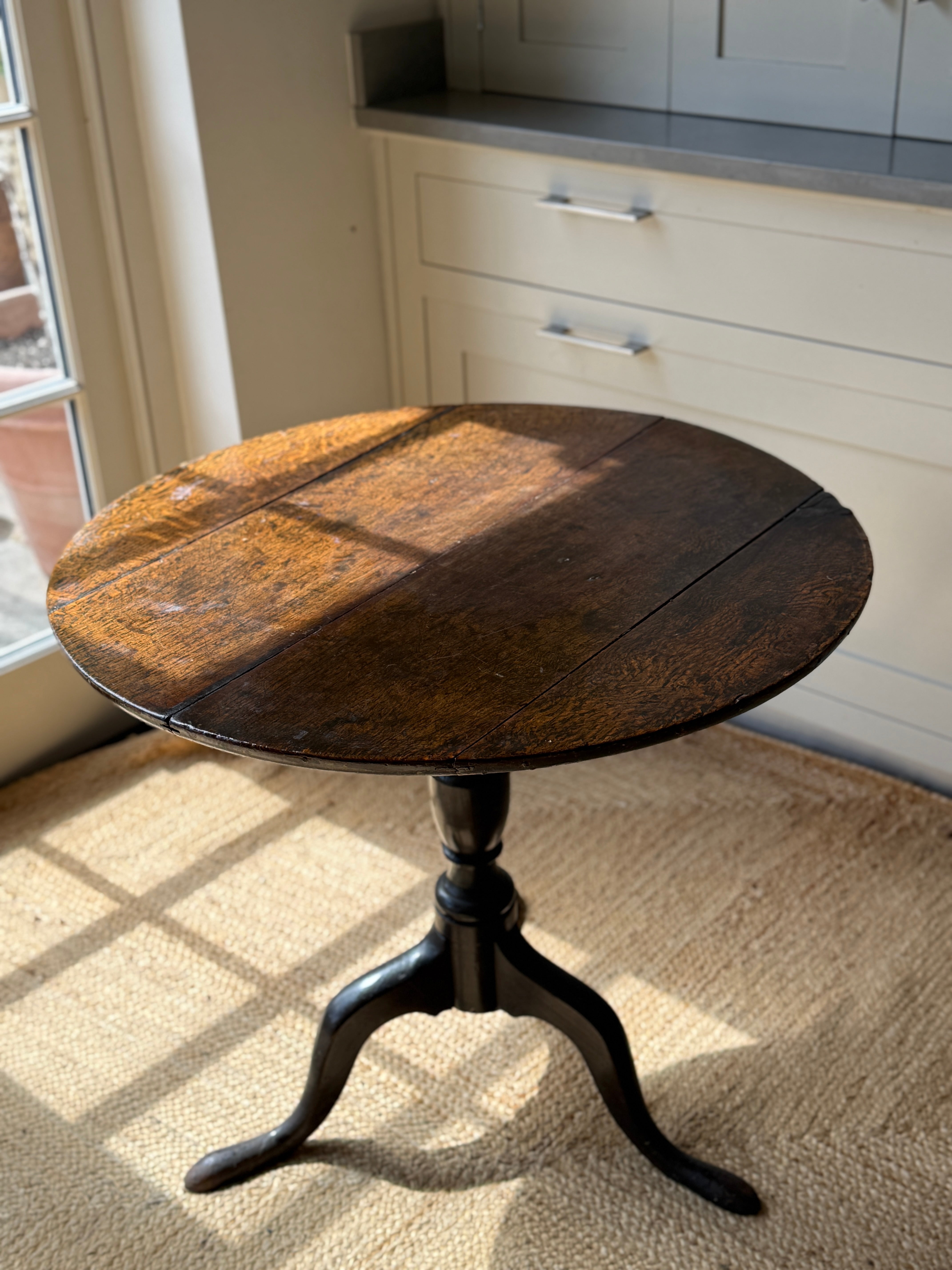 Georgian Oak Tilt-Top Tripod Table, circa 1760–1800