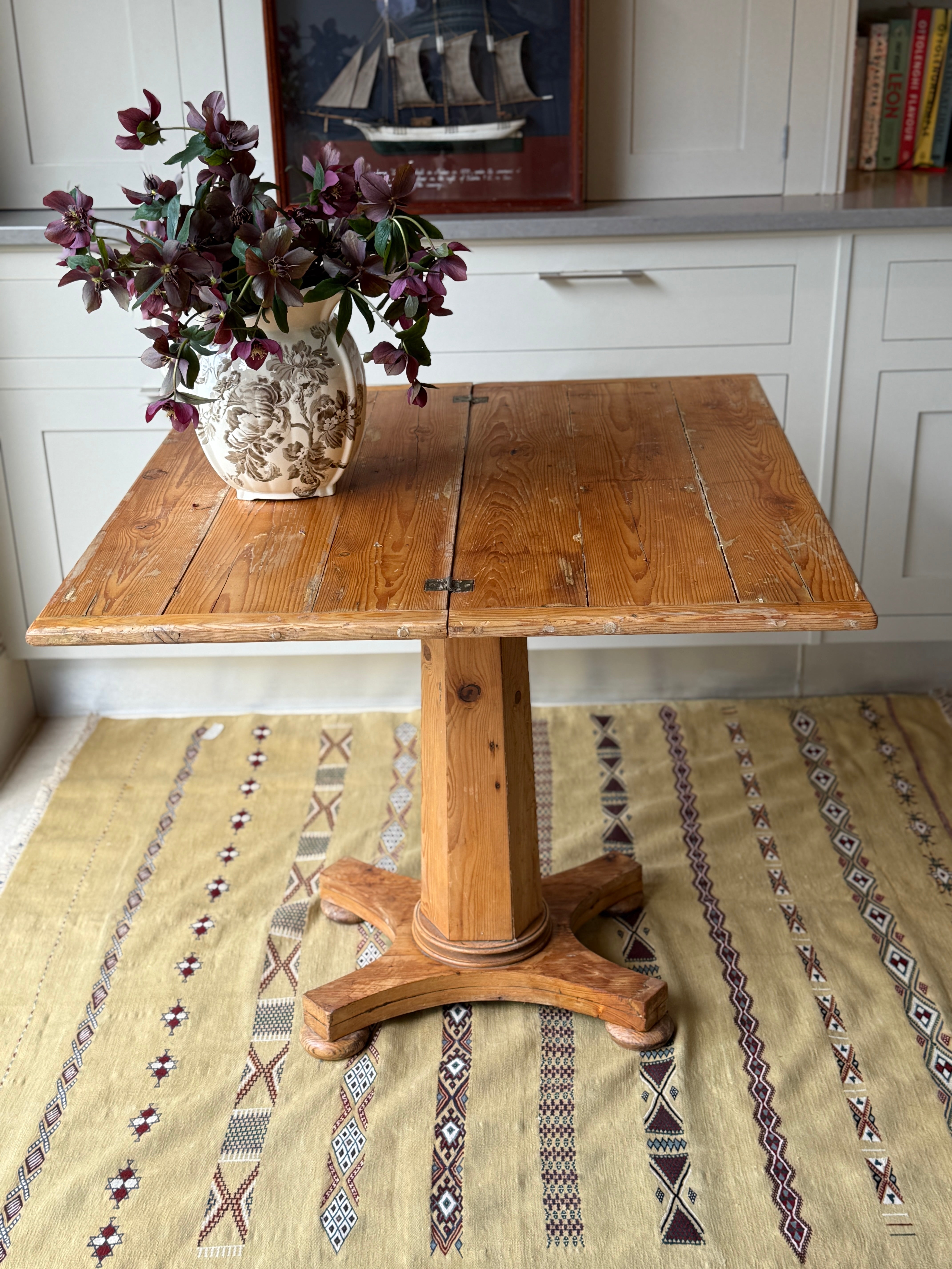 Pine Swivel Table