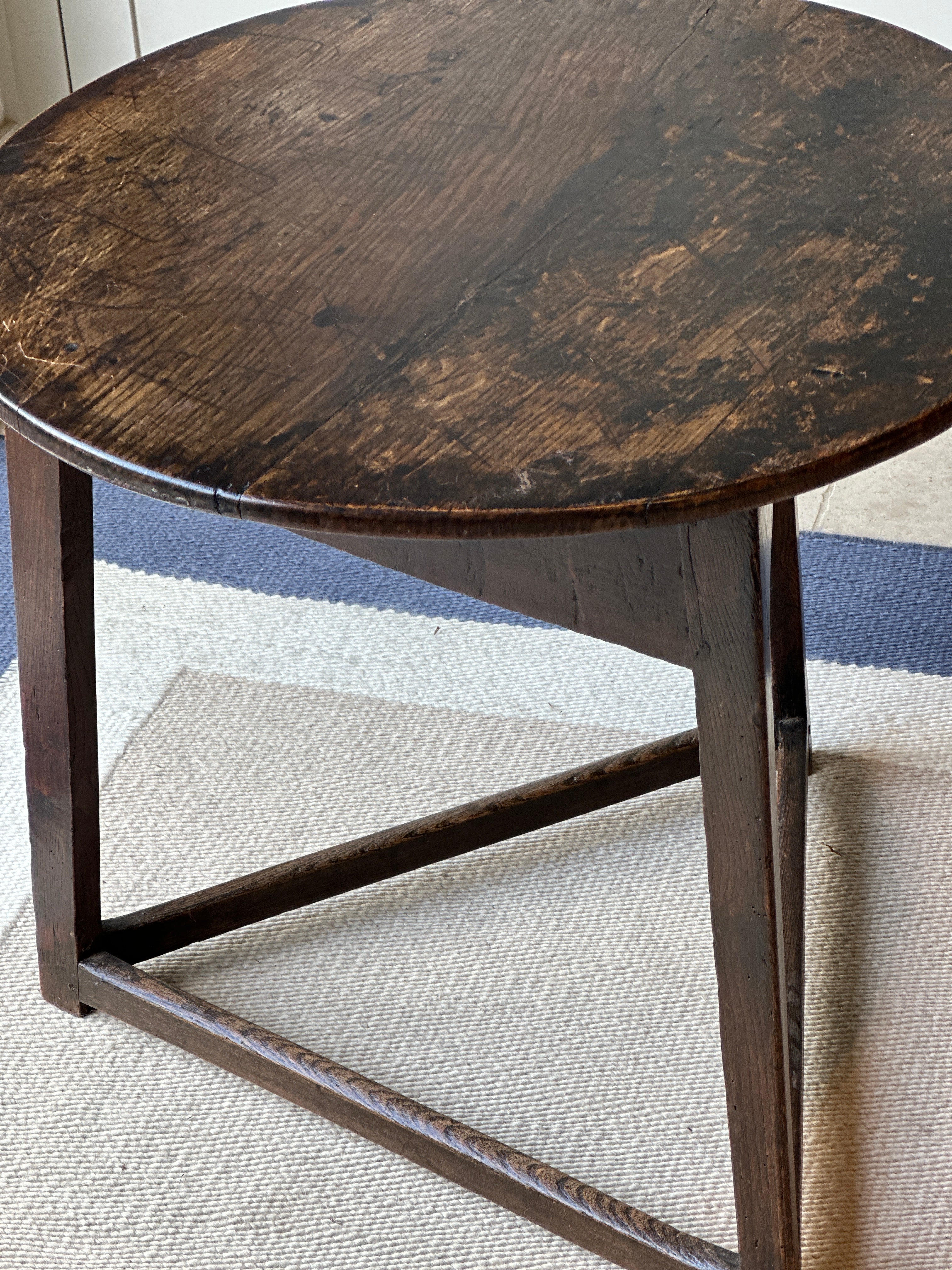 Dark Oak Cricket Table