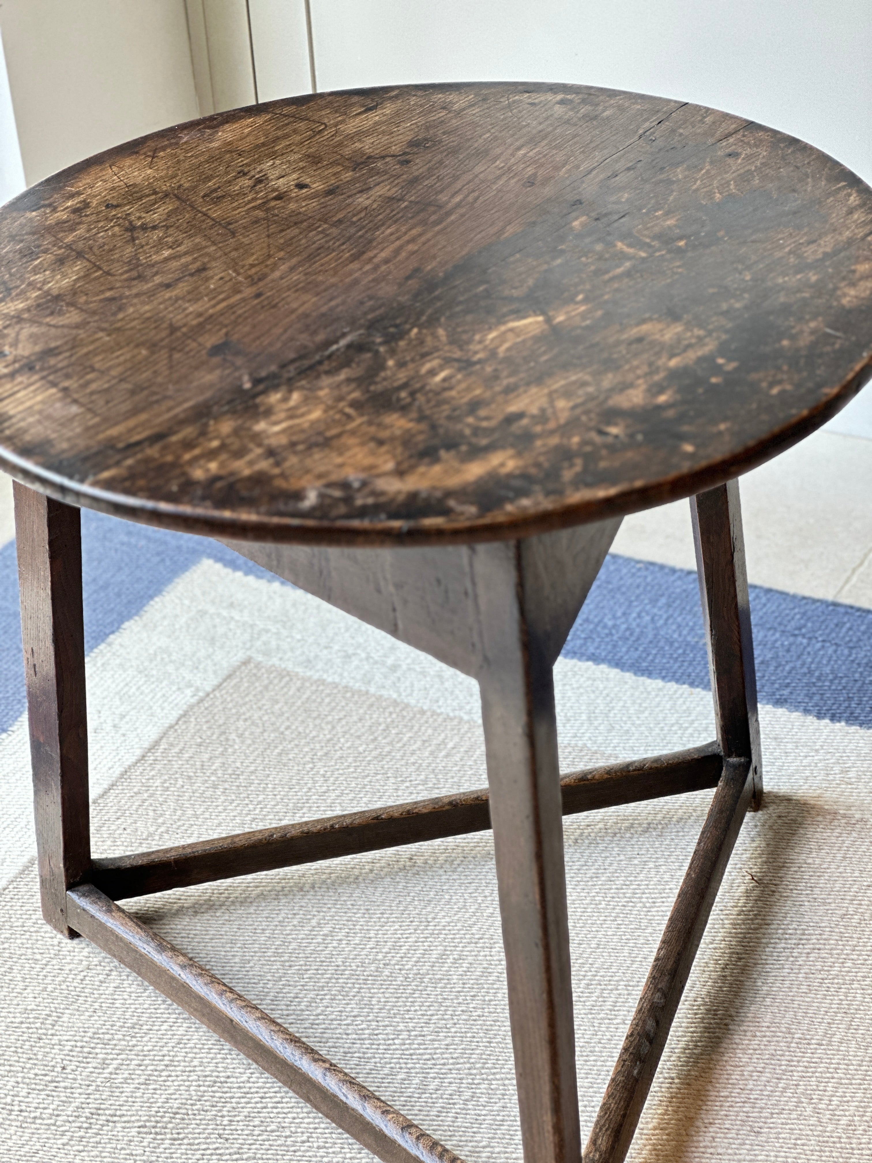 Dark Oak Cricket Table