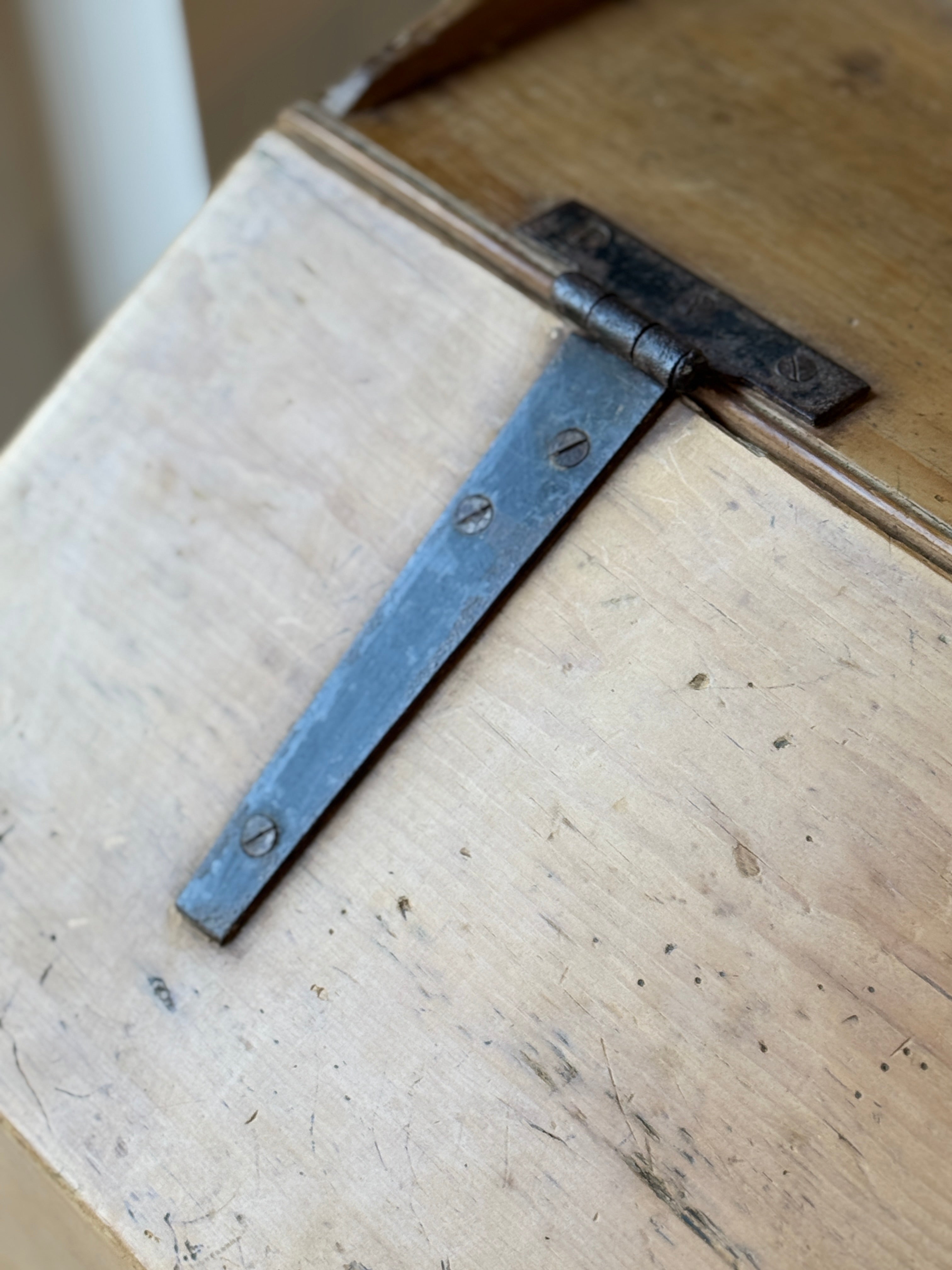 Lovely Pine Grain Store Storage Piece