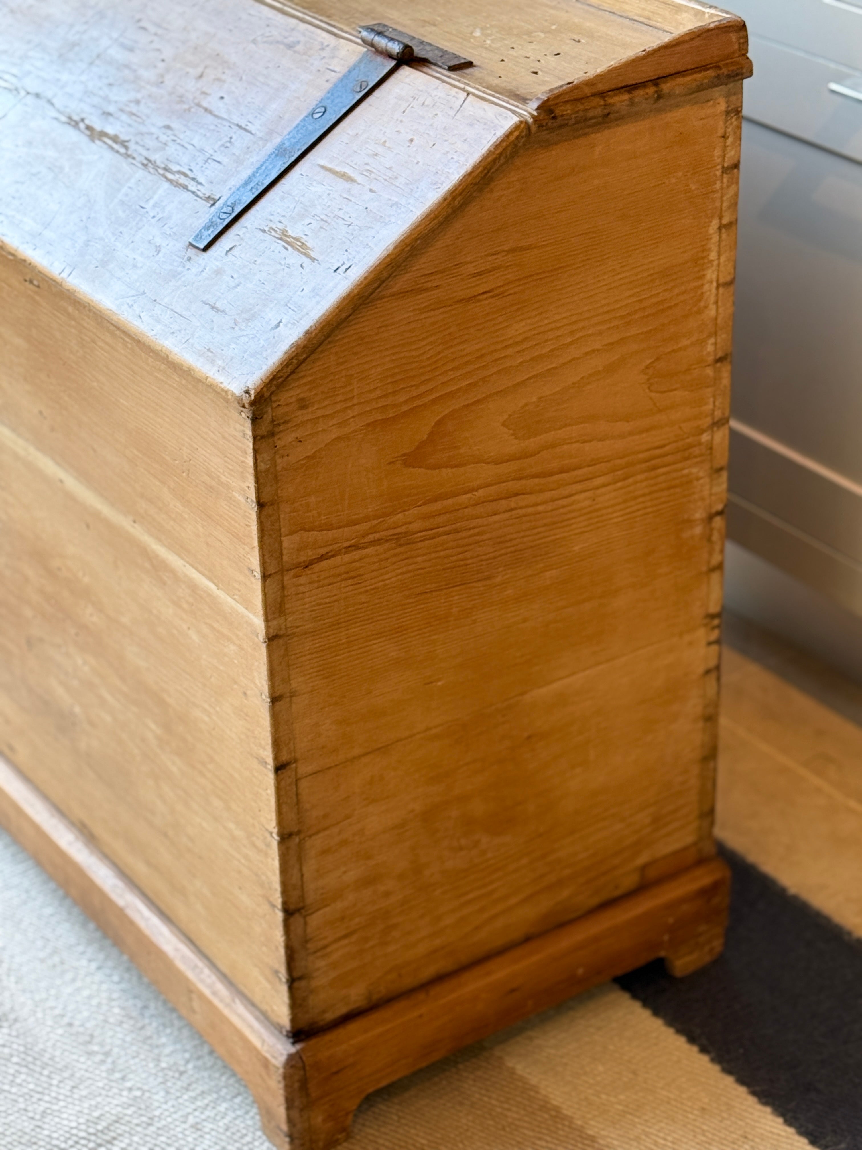 Lovely Pine Grain Store Storage Piece