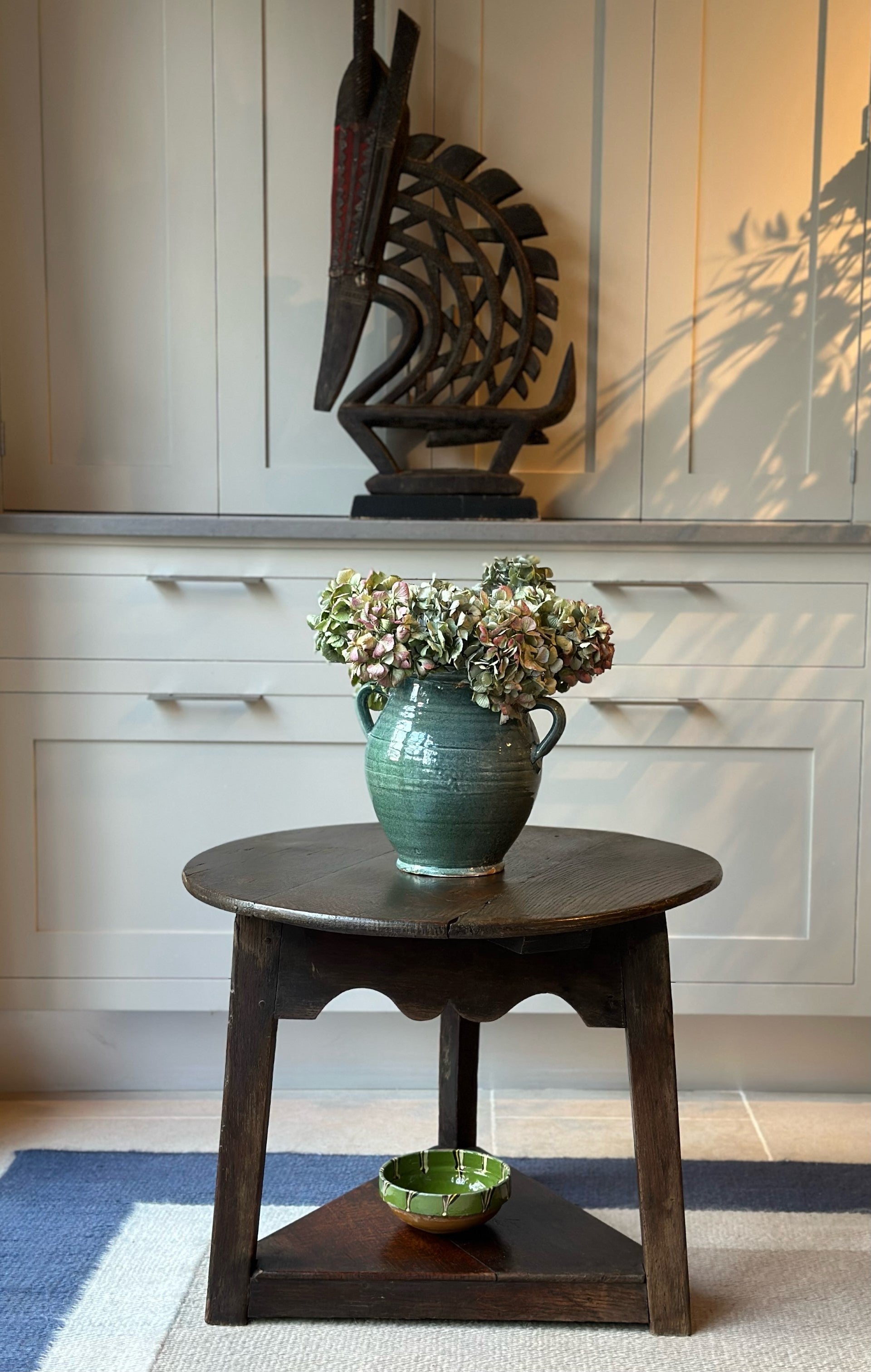 Charming Dark Oak Cricket table lo