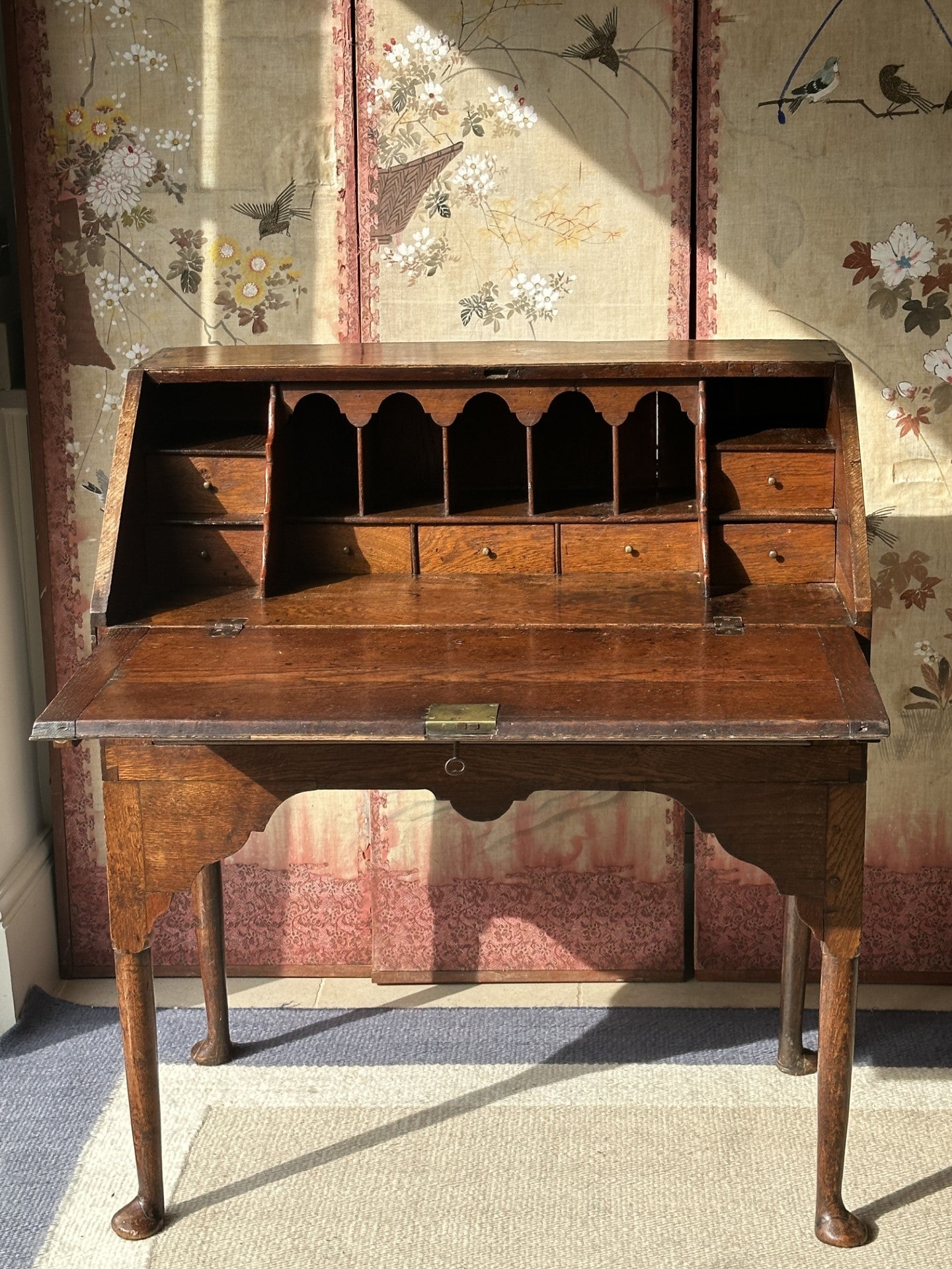 Oak George 1 Clerk’s Desk with pad feet and a decorative apron