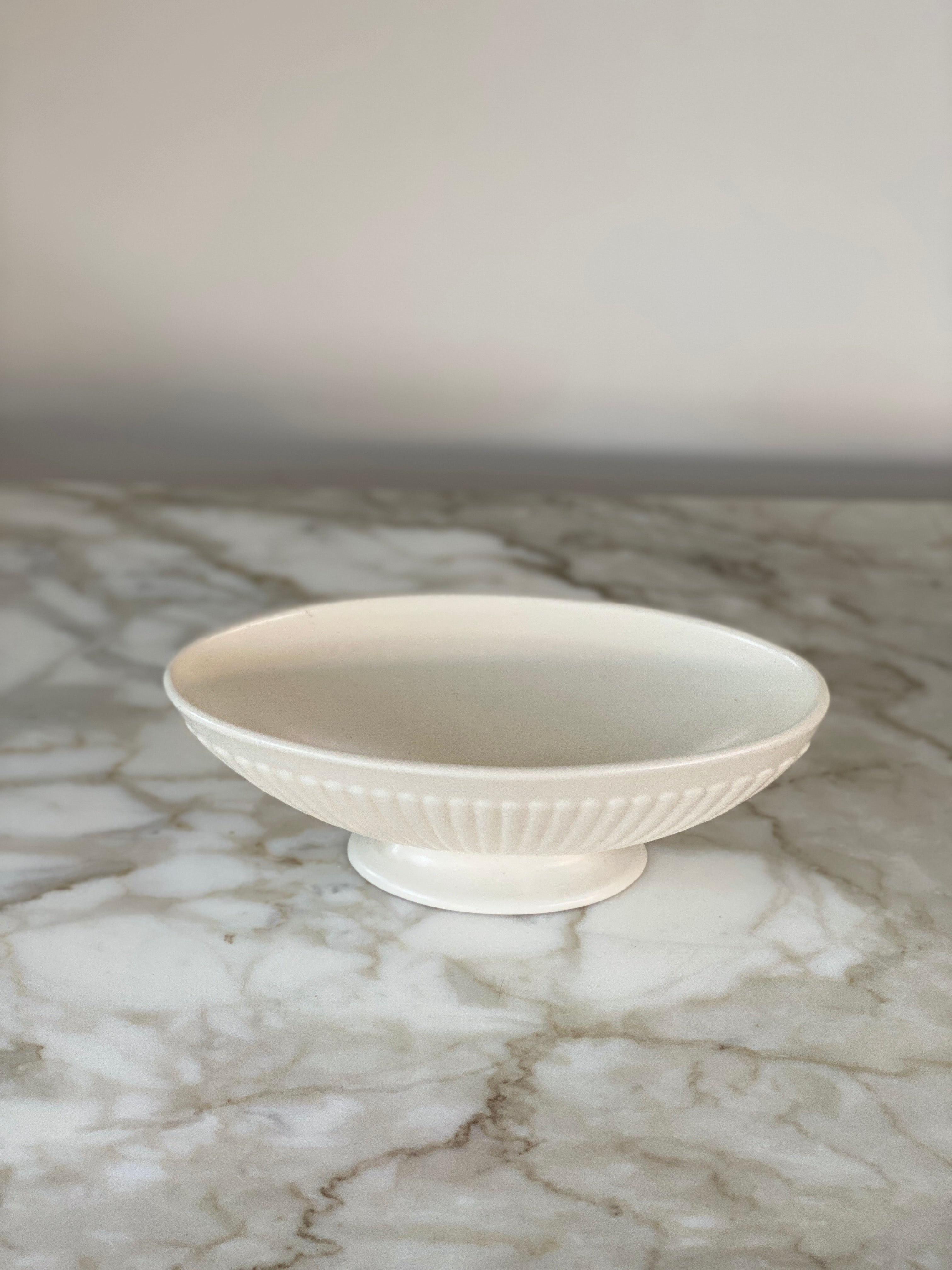 Small Wedgwood ribbed Moonstone Mantel Vase