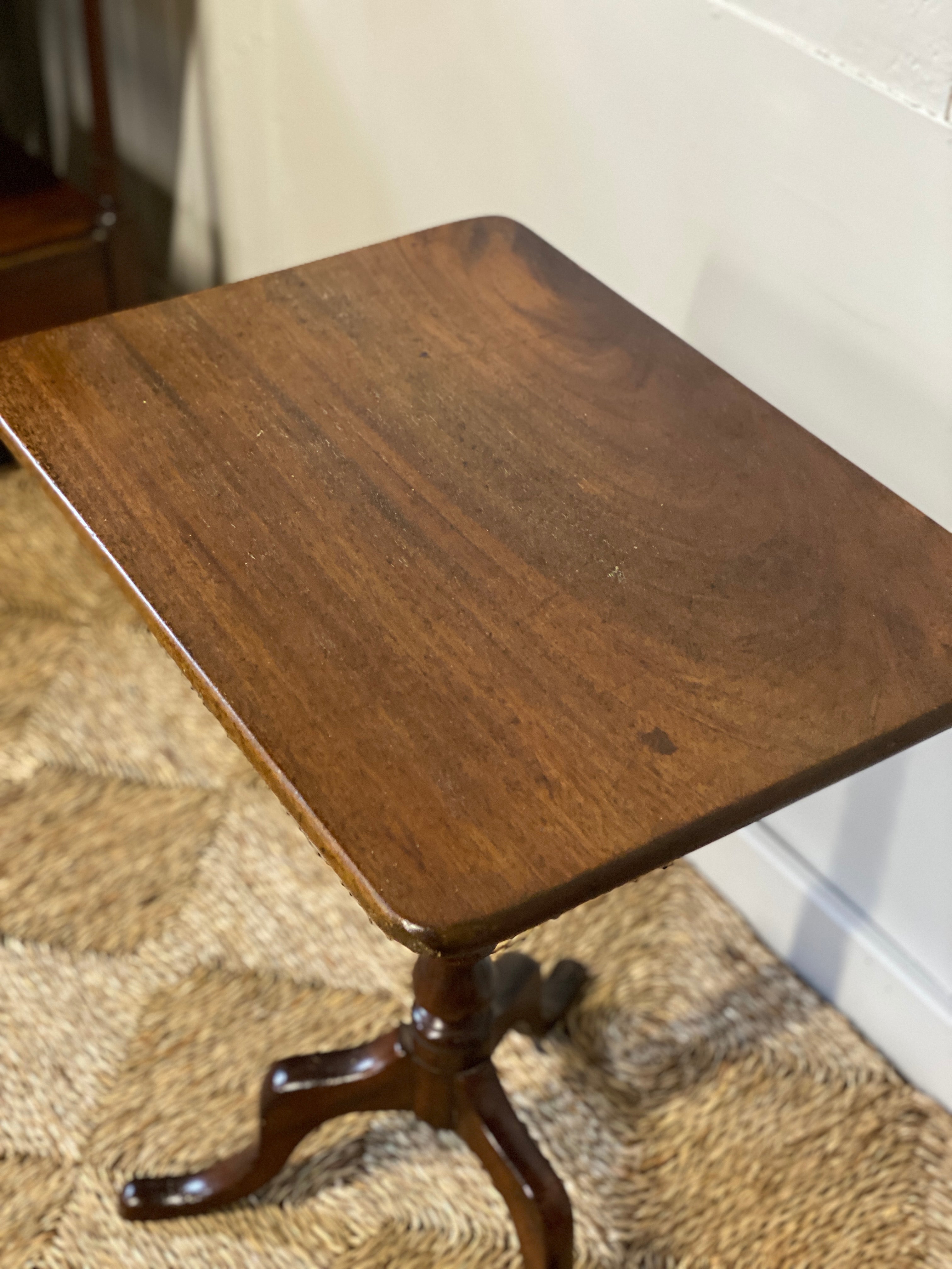 Late 19th Century Mahogany tilt top table