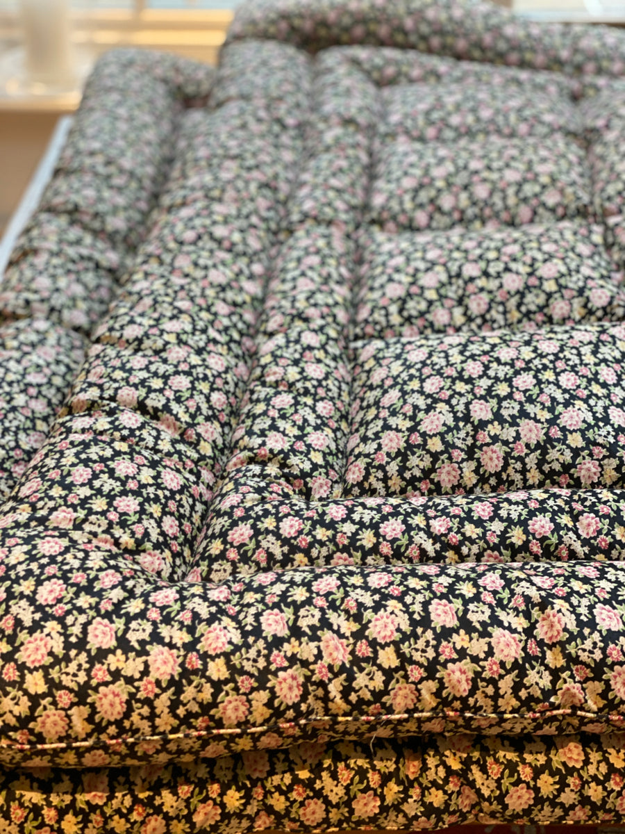 Pretty floral eiderdown quilt Litten Tree Antiques