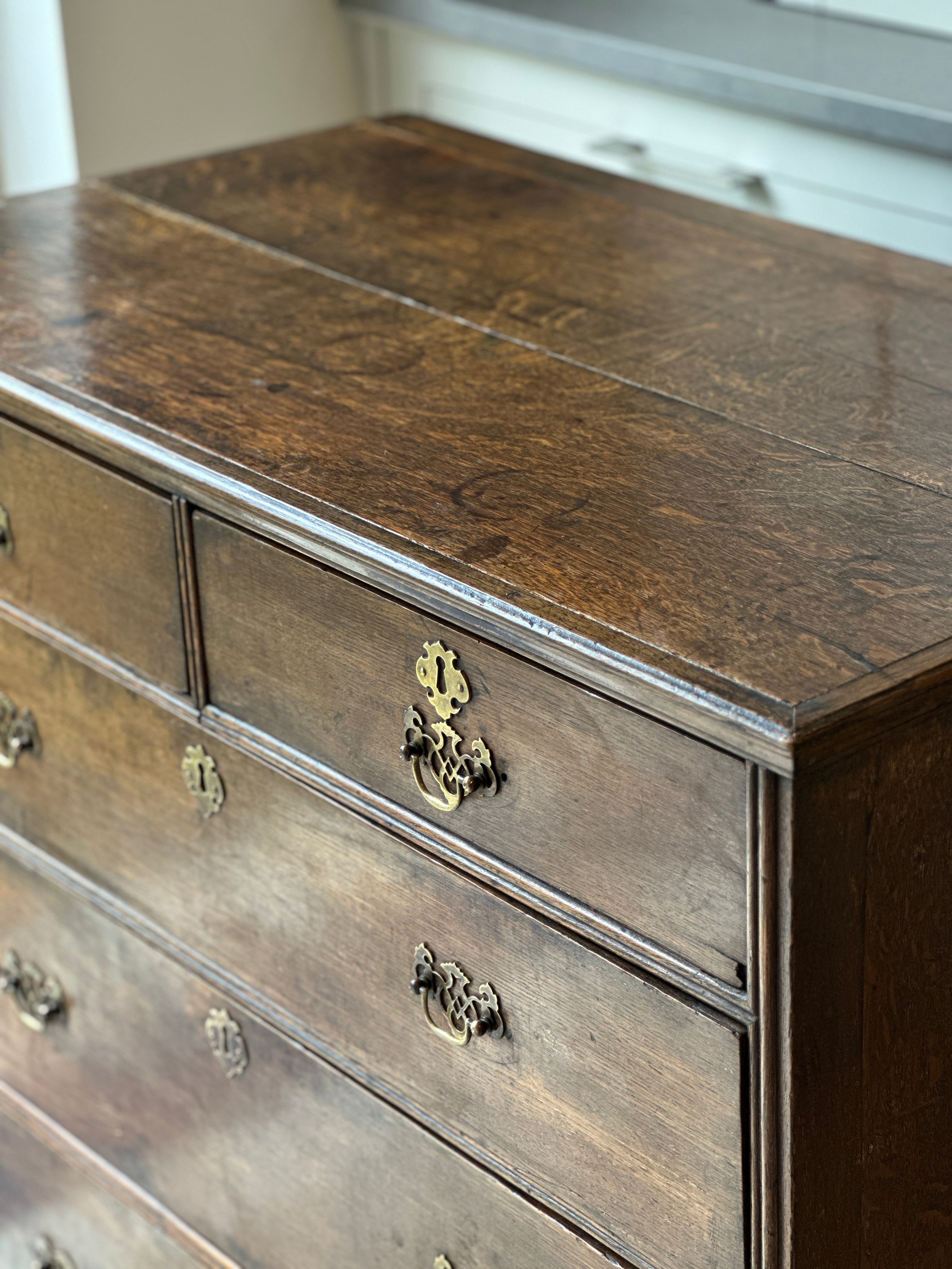 Early Georgian Chest of Drawers