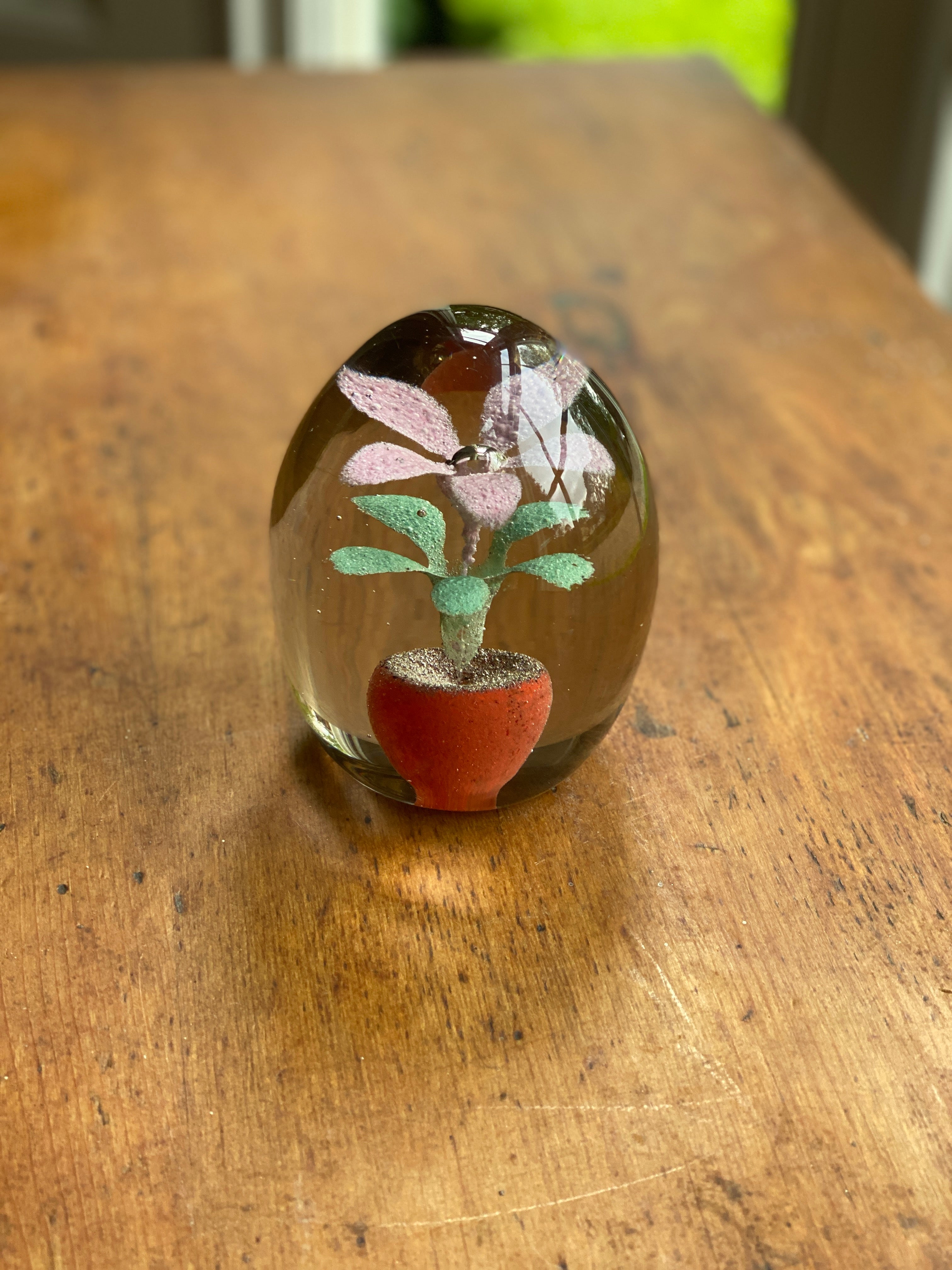 Large ‘Flower Pot’ glass paperweight