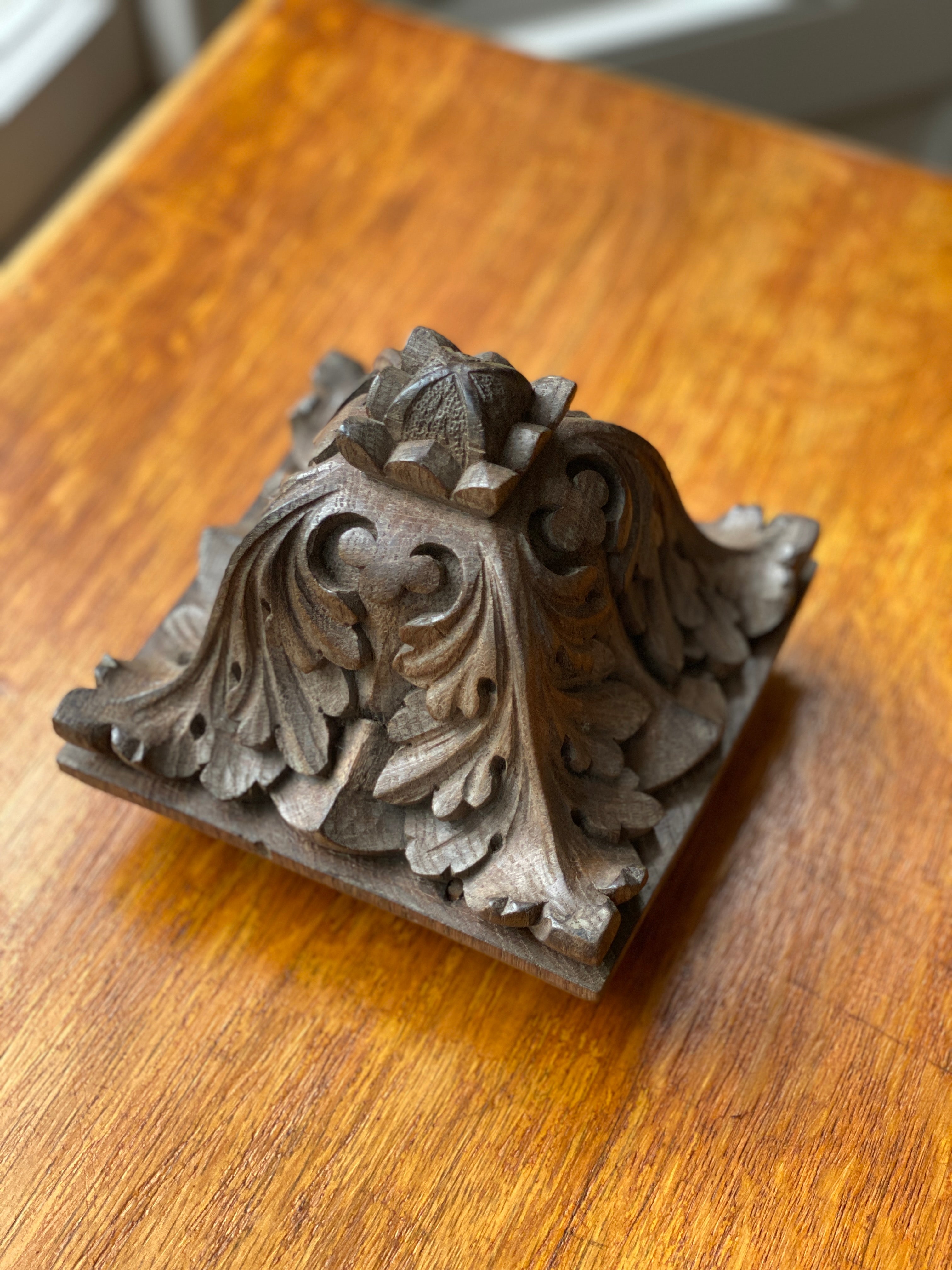 Decorative Mahogany Ceiling Boss