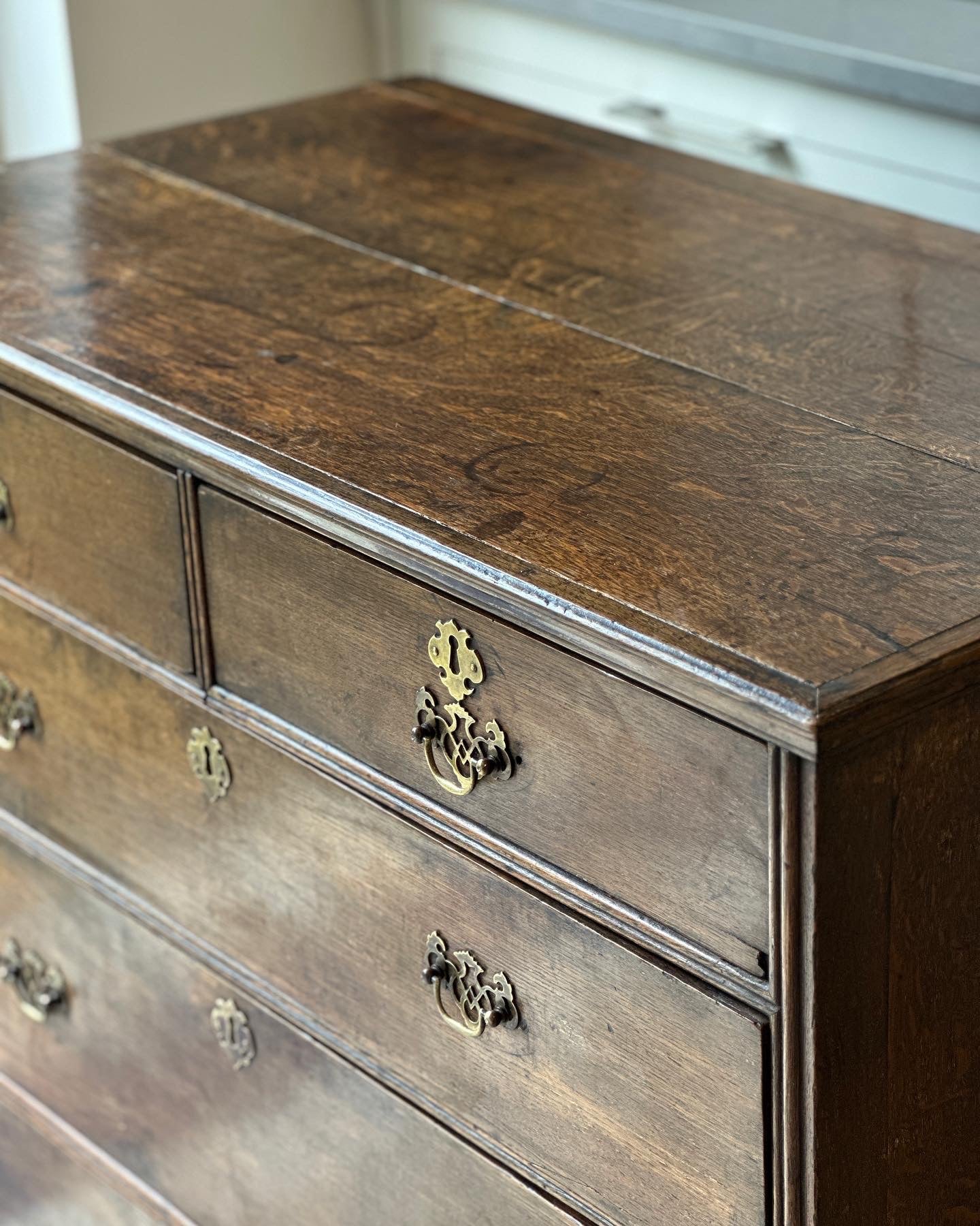 Early Georgian Chest of Drawers