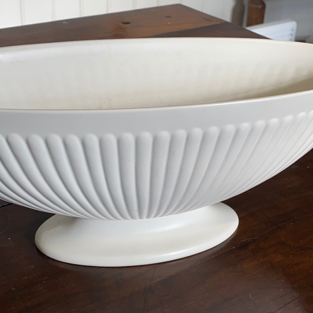 Large vintage Wedgwood Moonstone ribbed vase