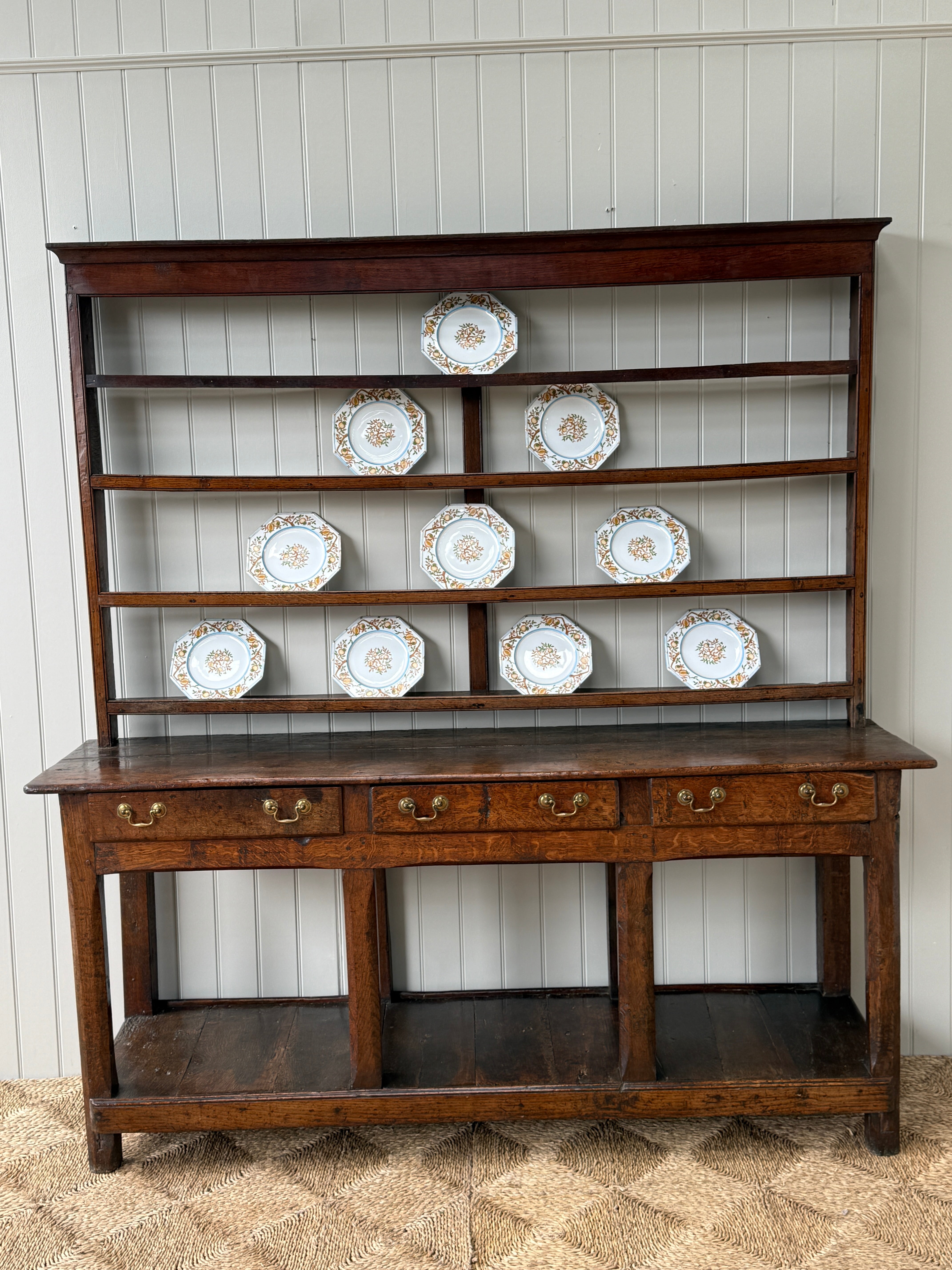 18th Century Oak Dresser with Open Pot board base
