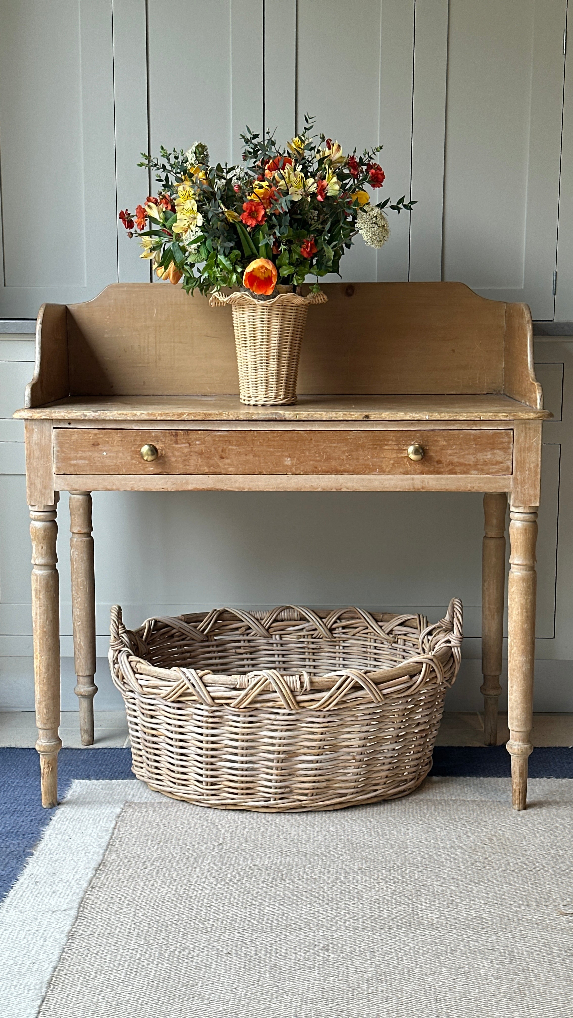 Vintage Pine Washstand with single drawer