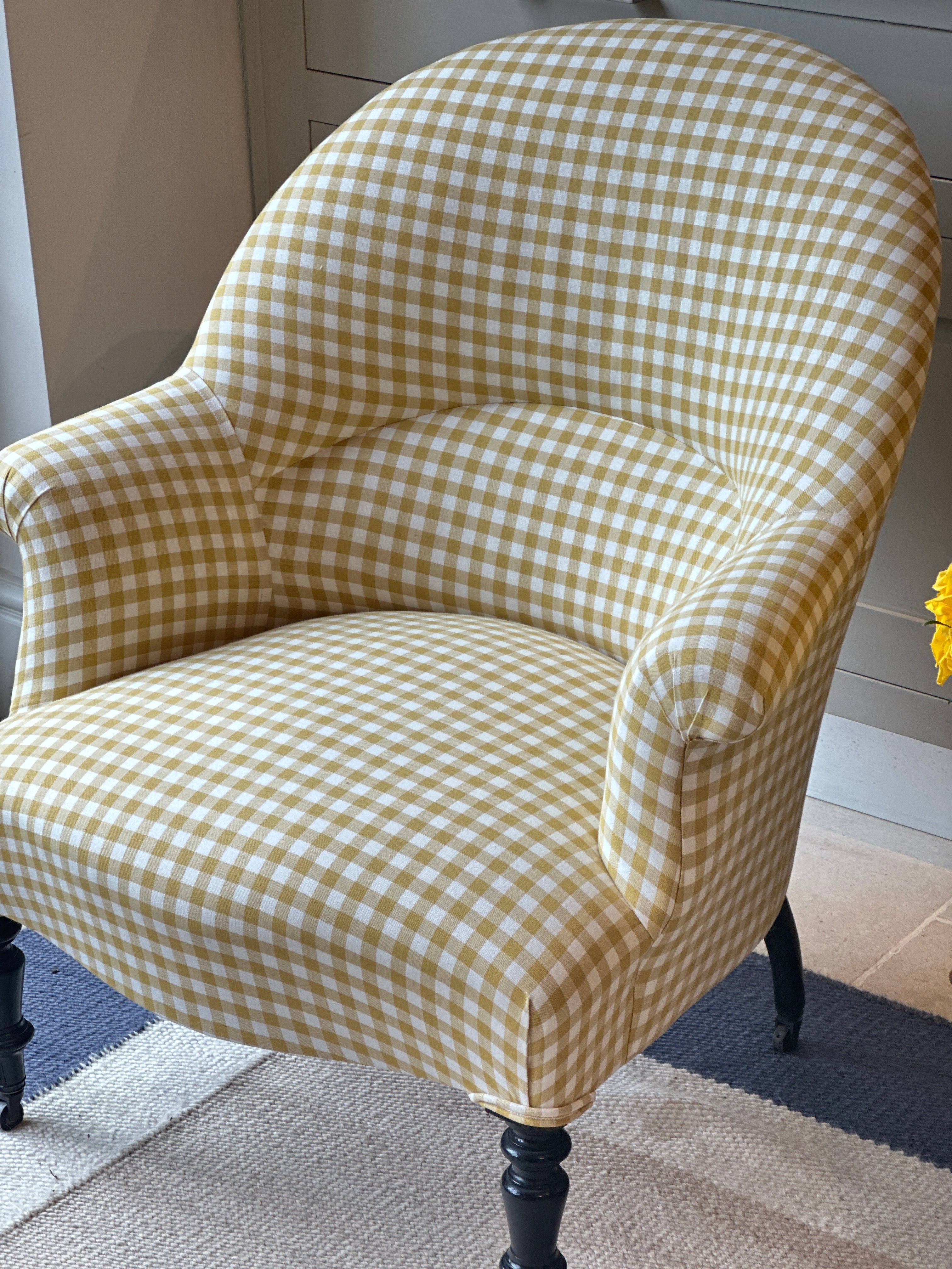 Single French Crapaud Tub Chair in Yellow Gingham