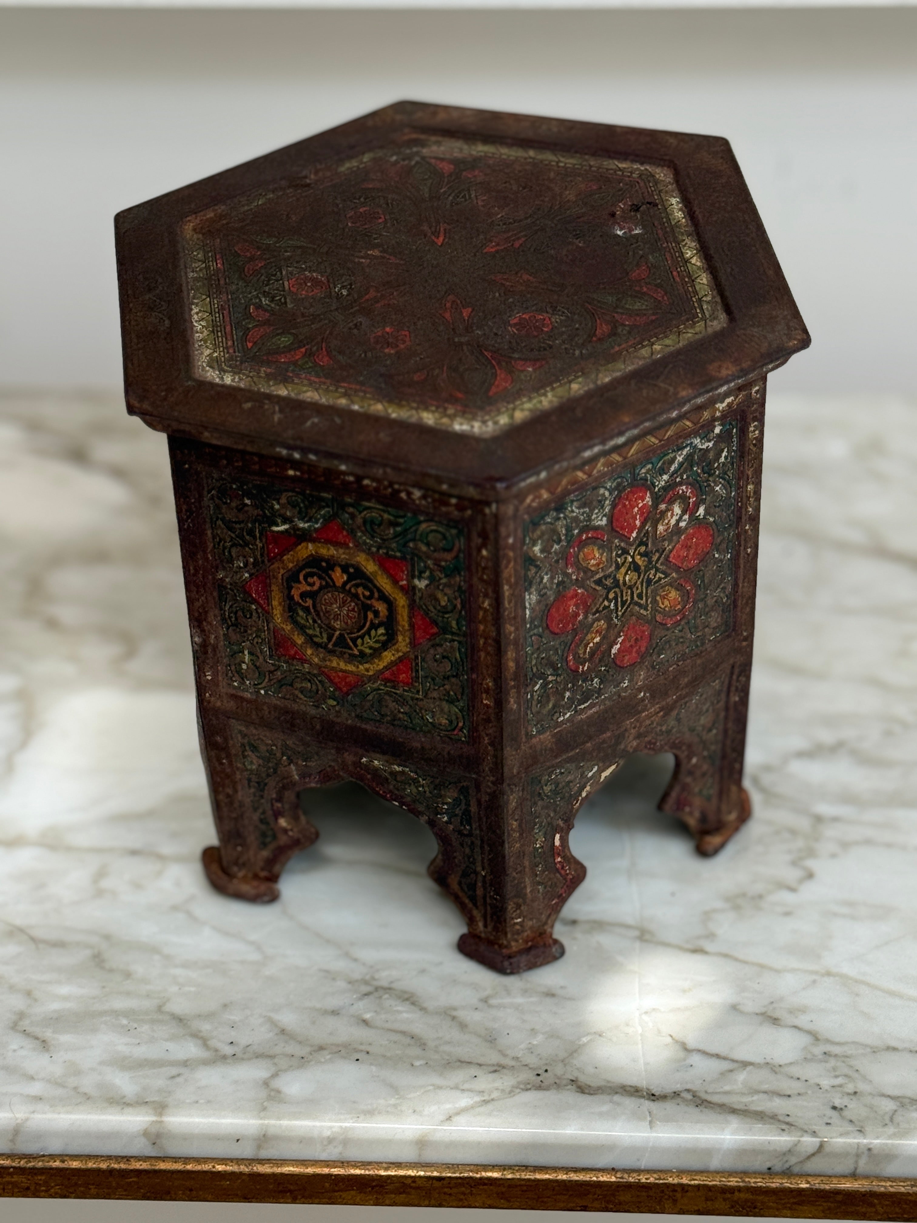 Huntley & Palmers ‘Syrian’ Novelty Biscuit Tin, circa 1903