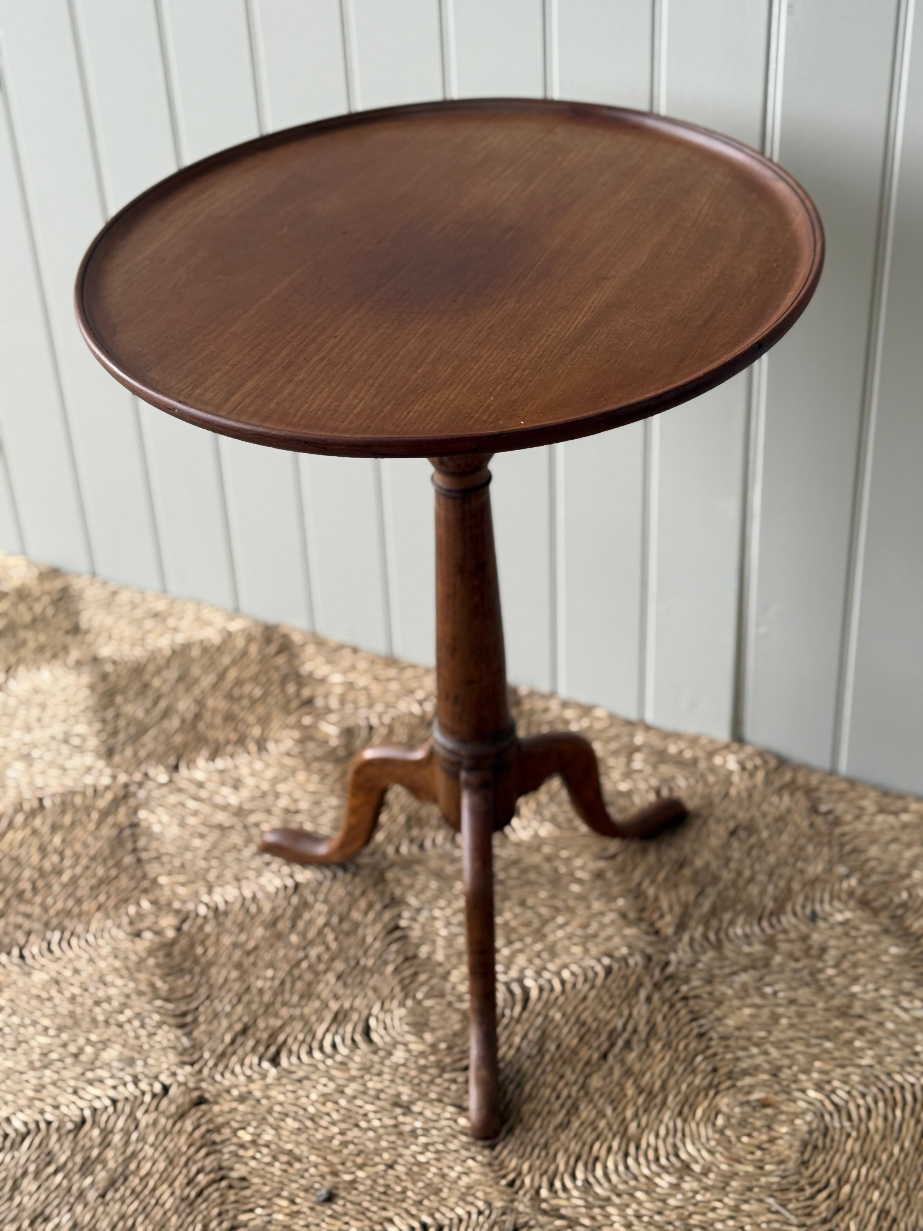 Georgian Tripod Table with a circular dished top