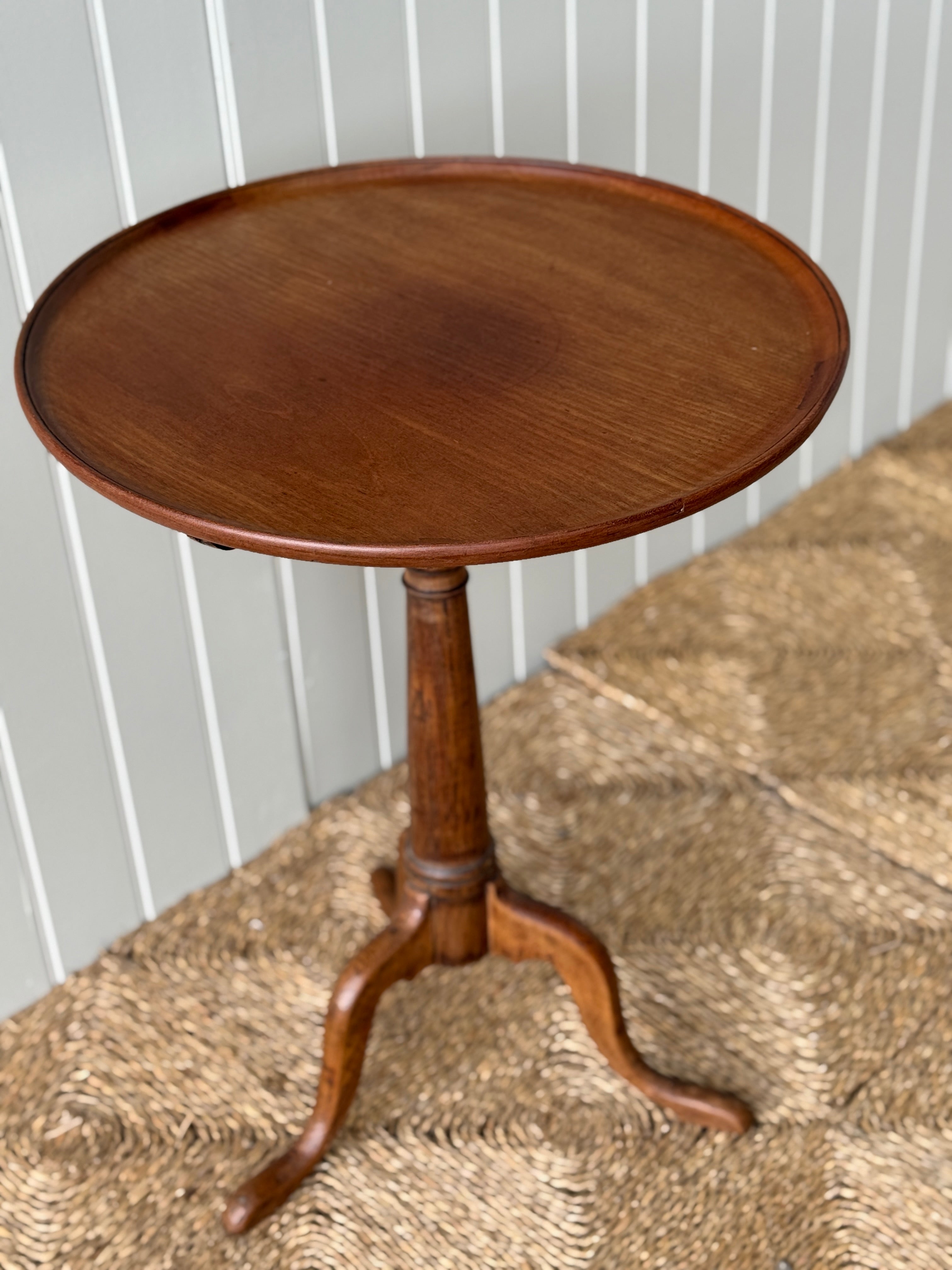 Georgian Tripod Table with a circular dished top