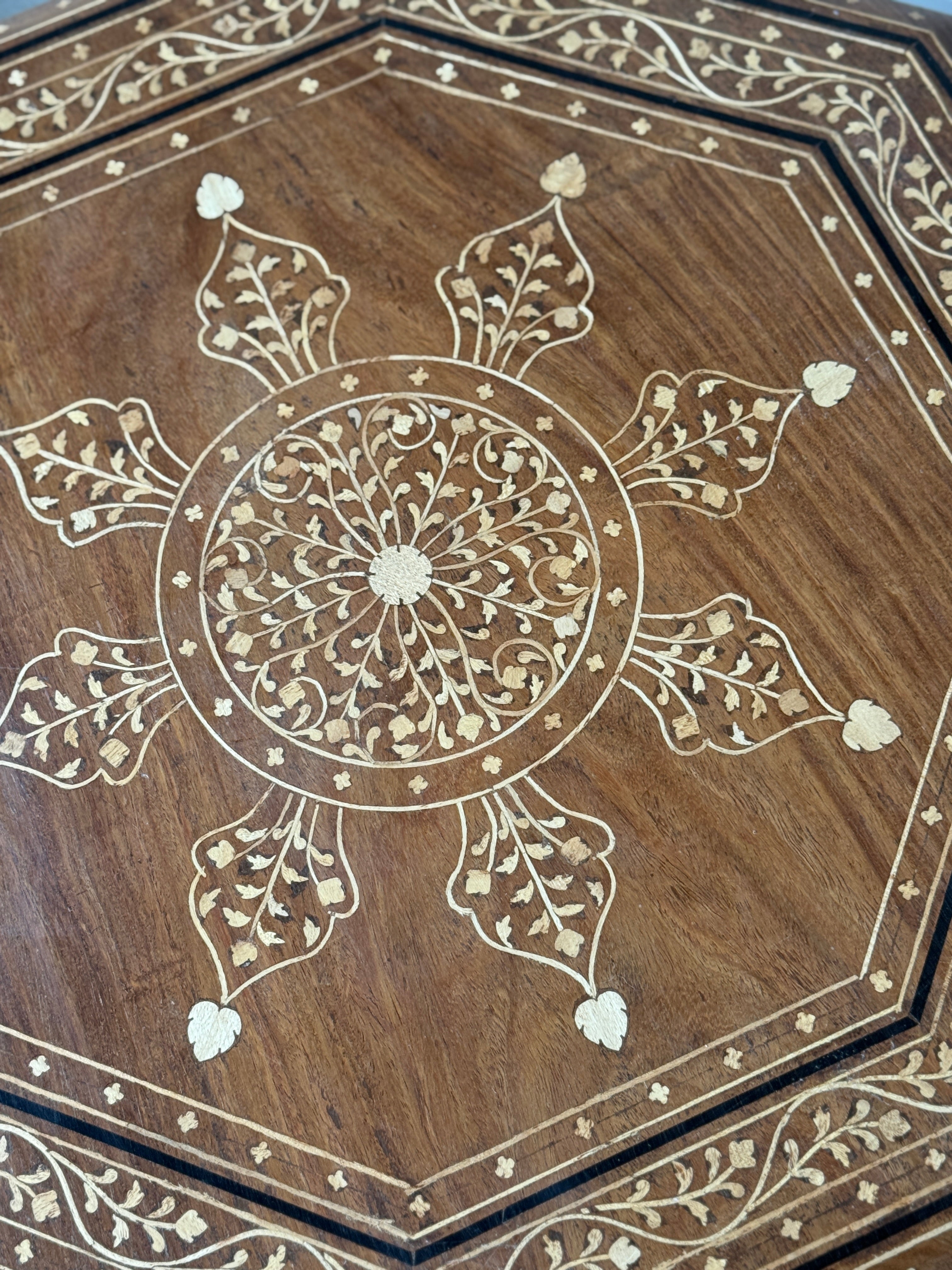 Modern Hoshiarpur Octagonal Table