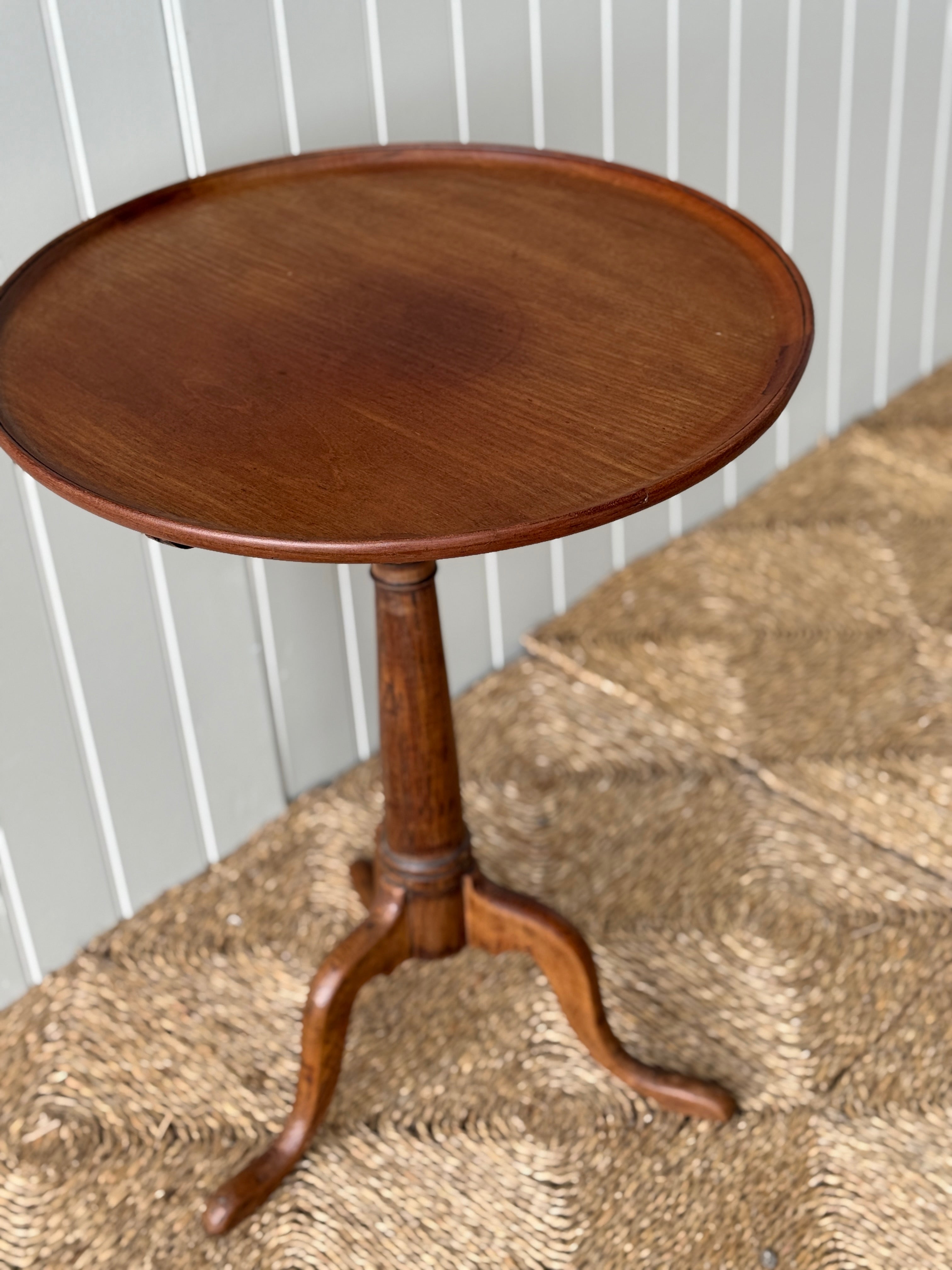 Georgian Tripod Table with a circular dished top