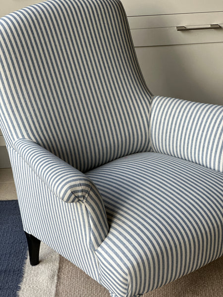 Square back Nap III chair in blue and white ticking