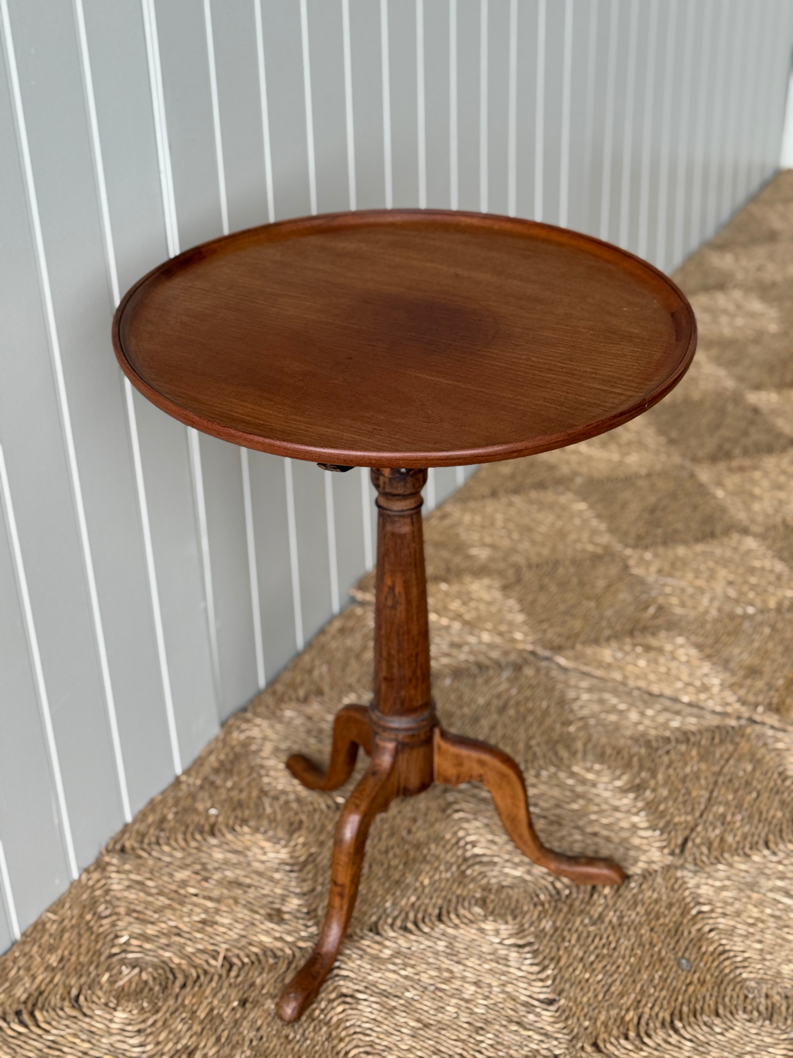 Georgian Tripod Table with a circular dished top