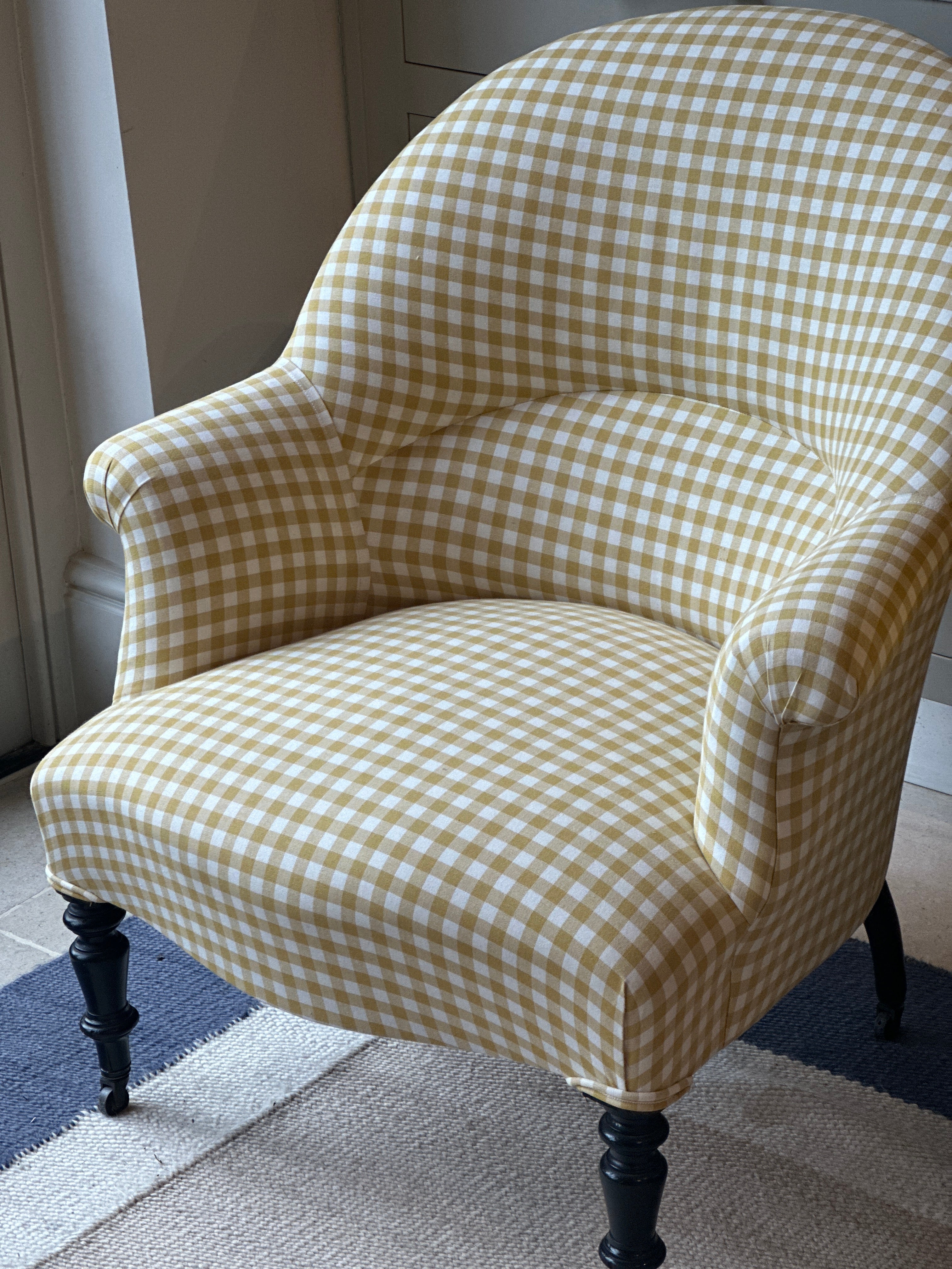 Single French Crapaud Tub Chair in Yellow Gingham