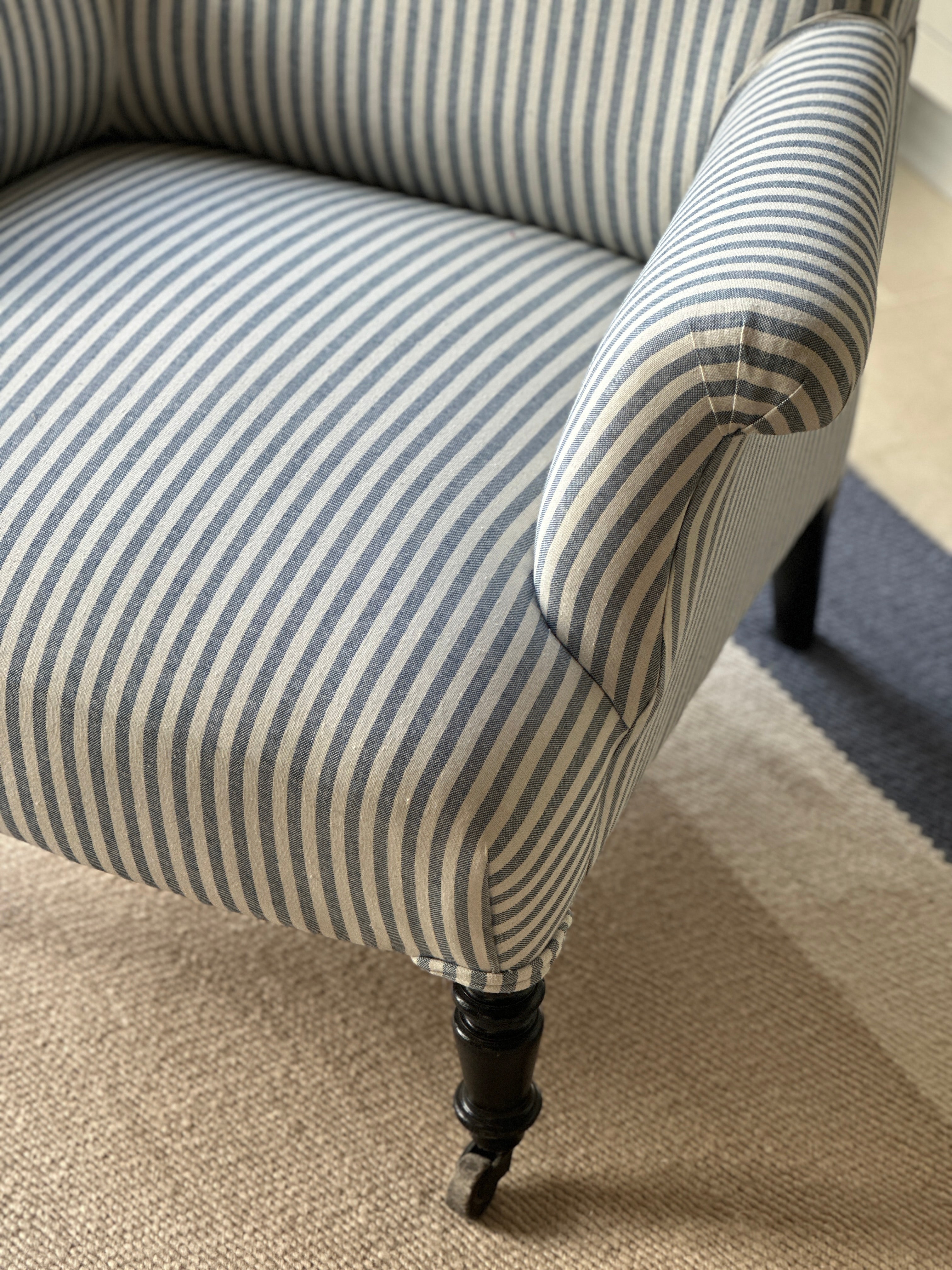 Square back Nap III chair in blue and white ticking