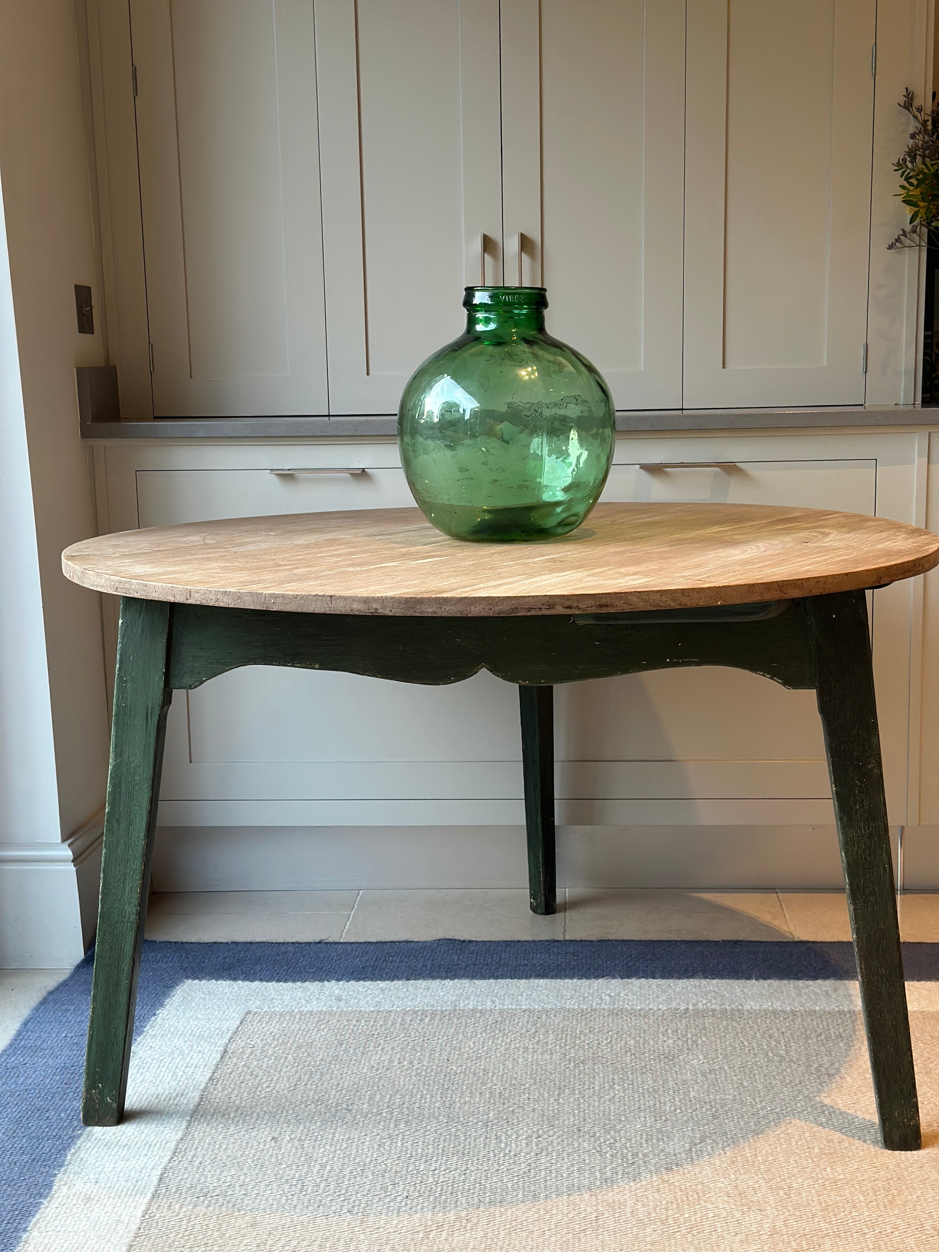 A Large Bleached Oak Dining Table - with cricket table legs